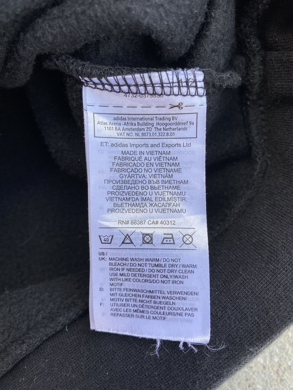Adidas × Designer × Vintage Adidas Tango Sweat Crew Black Sweatshirt Size US L / EU 52-54 / 3 - 6 Thumbnail