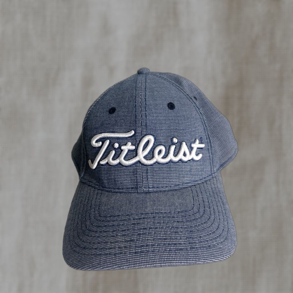 Titleist VINTAGE-NO Titleist Hat Golf Cap XL Gray Plaid Embroidered Logo Adjustable Strap Unisex Adults Cap Style Golf Hat Size ONE SIZE - 1 Thumbnail