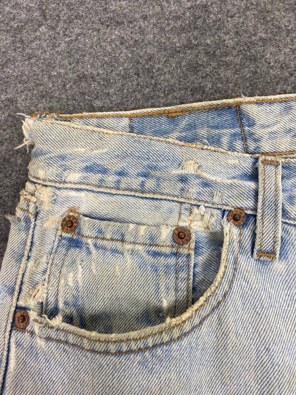 Levi's vintage levis 501 lightwash distressed denim Size US 32 / EU 48 - 14 Thumbnail