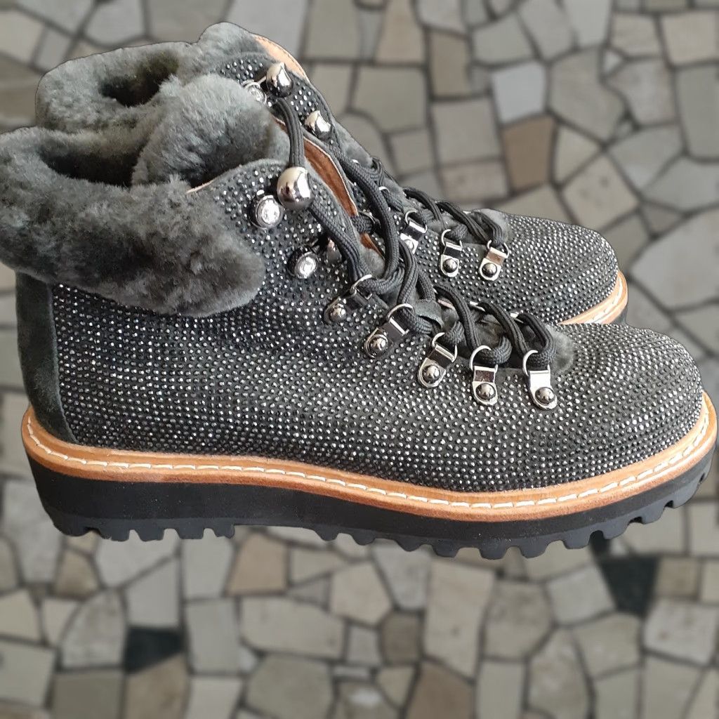 Vintage Lola Cruz Black Rhinestone Ankle Boots Boots Women 7 38 Leather Rhinestone Black Ankle Bootie EUC Size US 7 / IT 37 - 1 Thumbnail