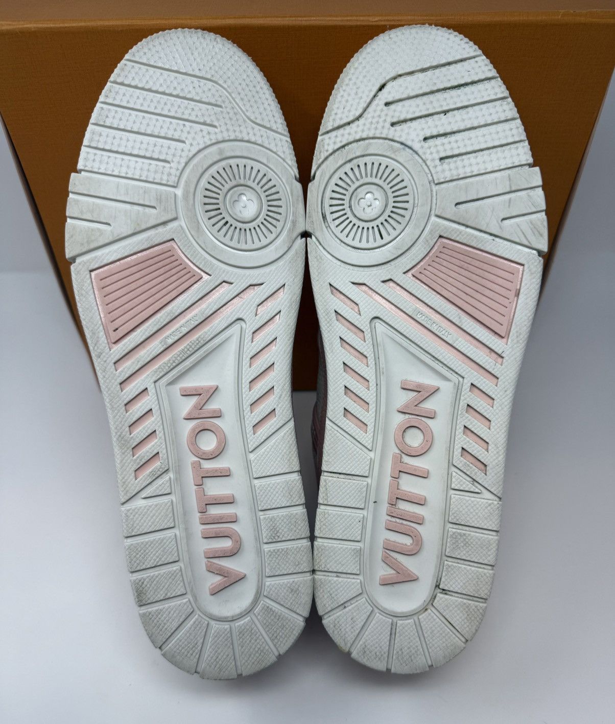Louis Vuitton Louis Vuitton Trainer Sneaker Pink/White Size US 12 / EU 45 - 6 Thumbnail
