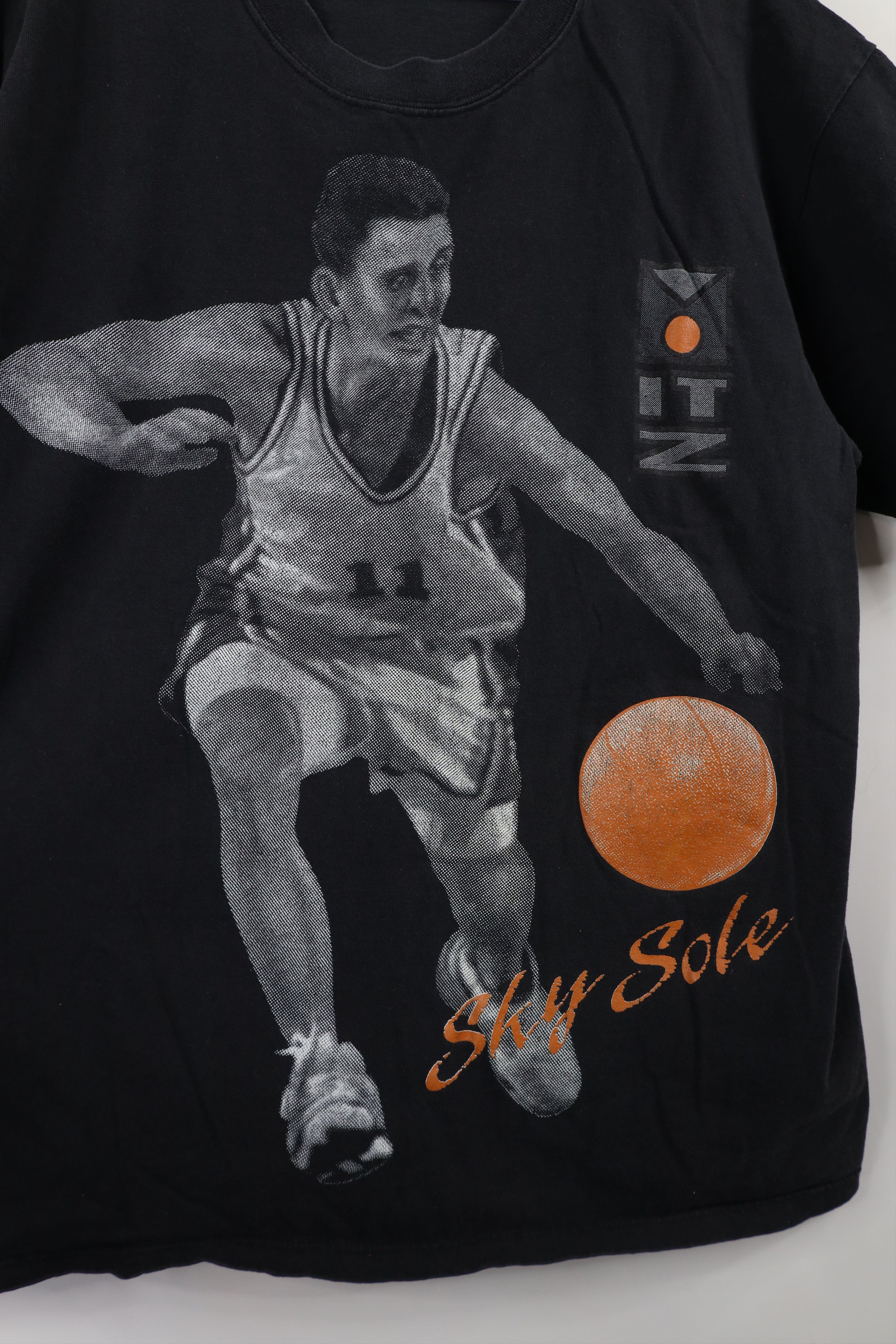 Vintage Vintage 90s Streetwear Sole Basketball T-Shirt Black Cotton Size US L / EU 52-54 / 3 - 4 Thumbnail