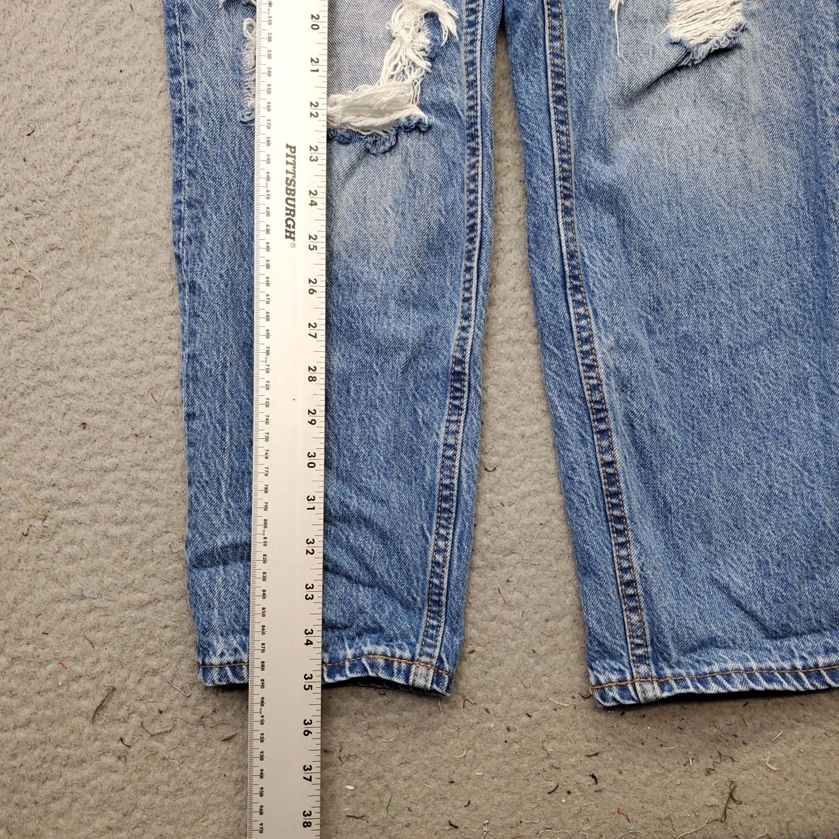 Vintage Aéropostale Mom Jeans Womens Size 6 Blue Denim Distressed Straight Leg RN154379 Size 28" / US 6 / IT 42 - 3 Thumbnail