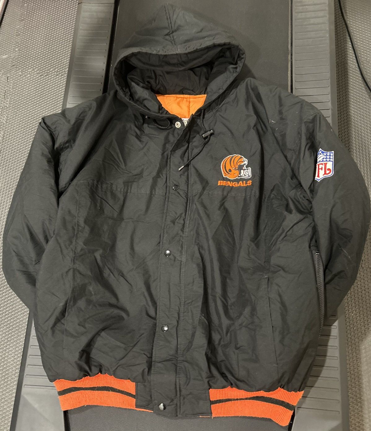 Starter Vtg bengals NFL starter puffer jacket spellout down 90s Size US XL / EU 56 / 4 - 1 Thumbnail