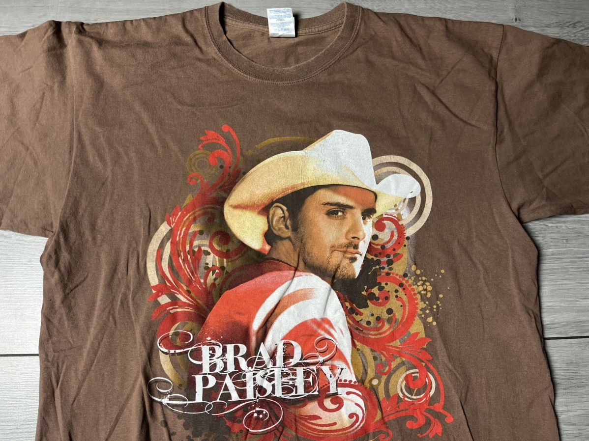 Band Tees VINTAGE Brad Paisley Tour T Shirt Music Country Concert Size US XL / EU 56 / 4 - 3 Thumbnail