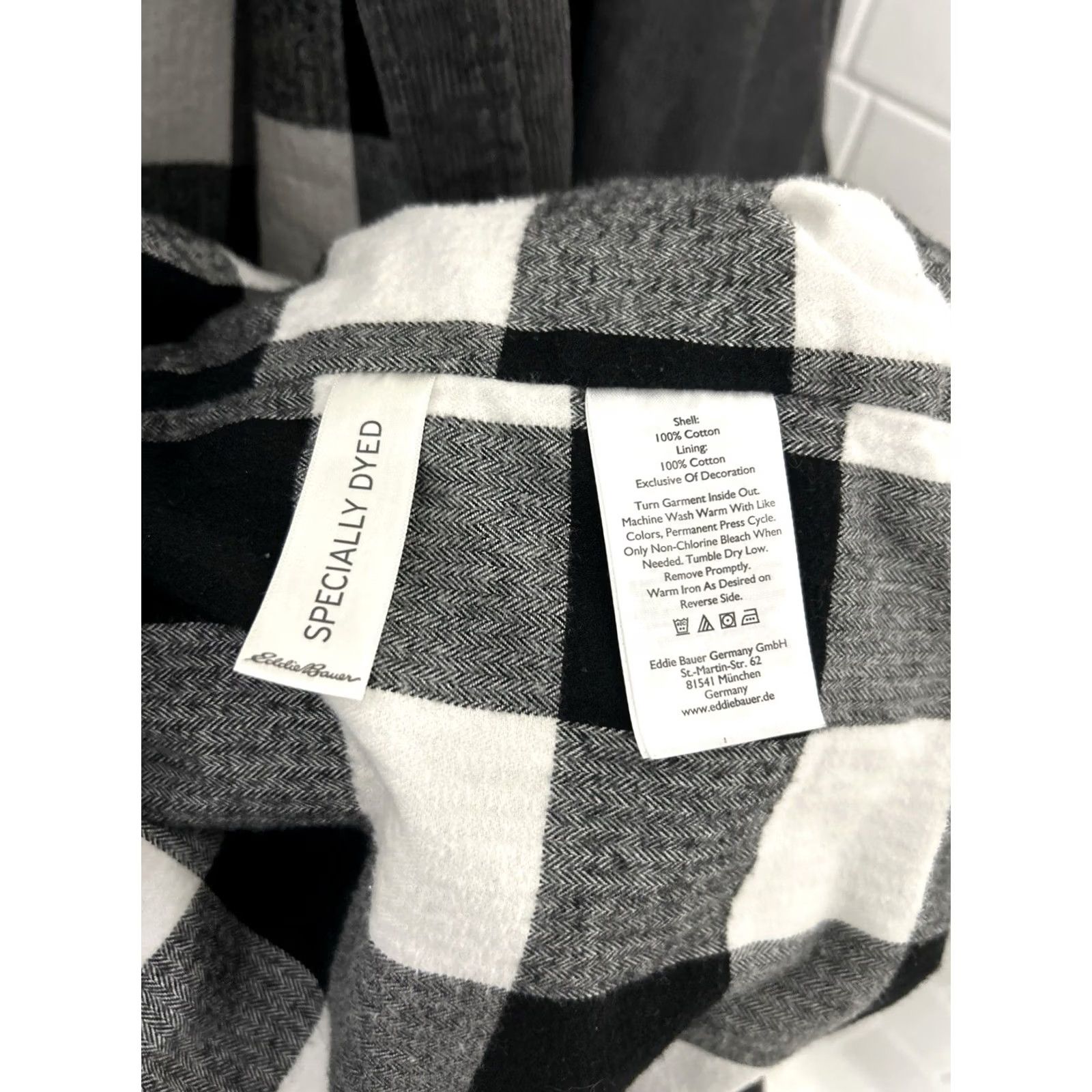 Eddie Bauer VINTAGE Eddie Bauer Corduroy Jacket Mens L Gray Flannel Lined Relaxed Fit Elbow Patches Size US L / EU 52-54 / 3 - 7 Thumbnail