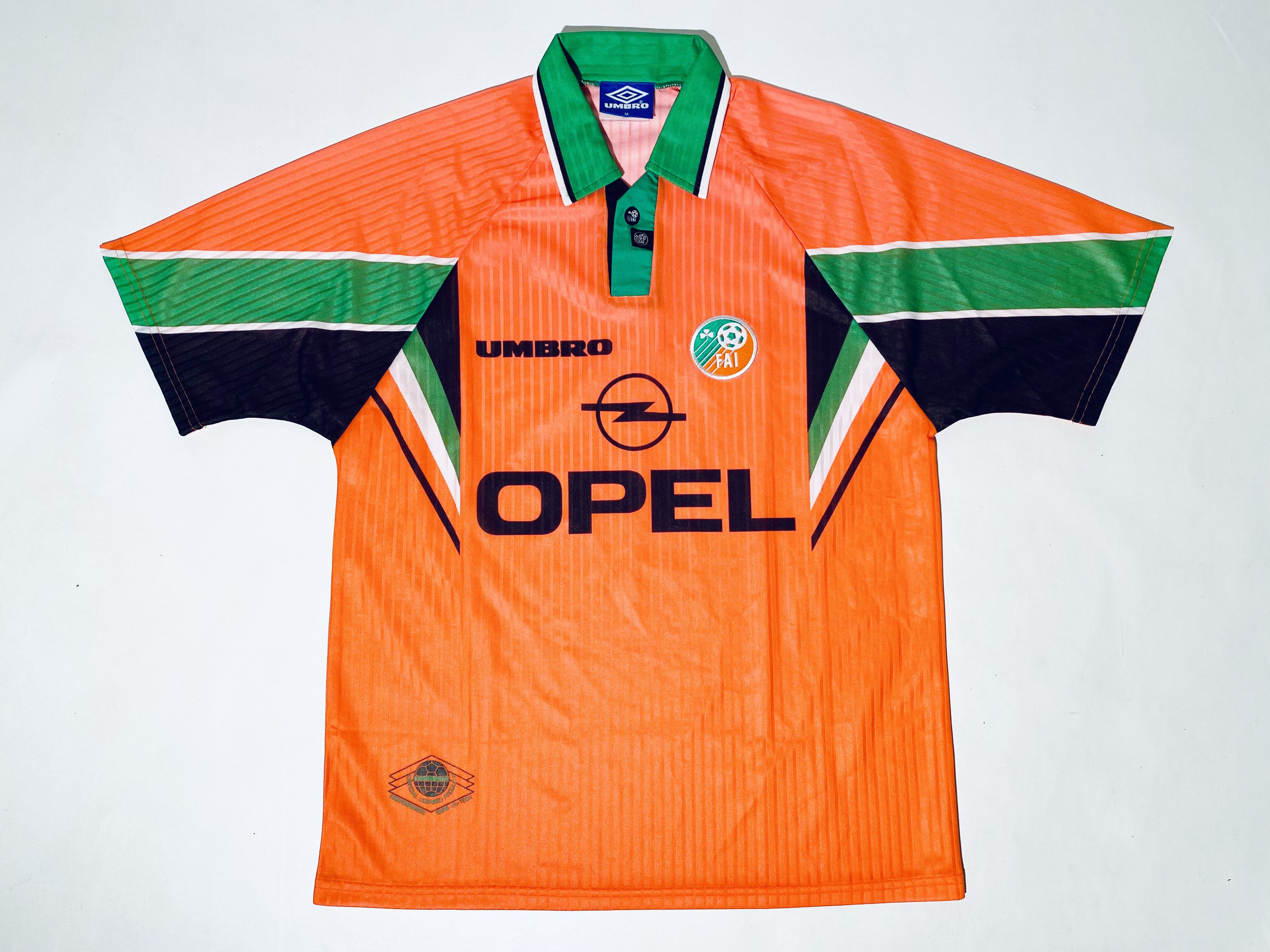 Umbro Ireland 1996 - 1998 Away Jersey 96/98 Size US M / EU 48-50 / 2 - 3 Thumbnail