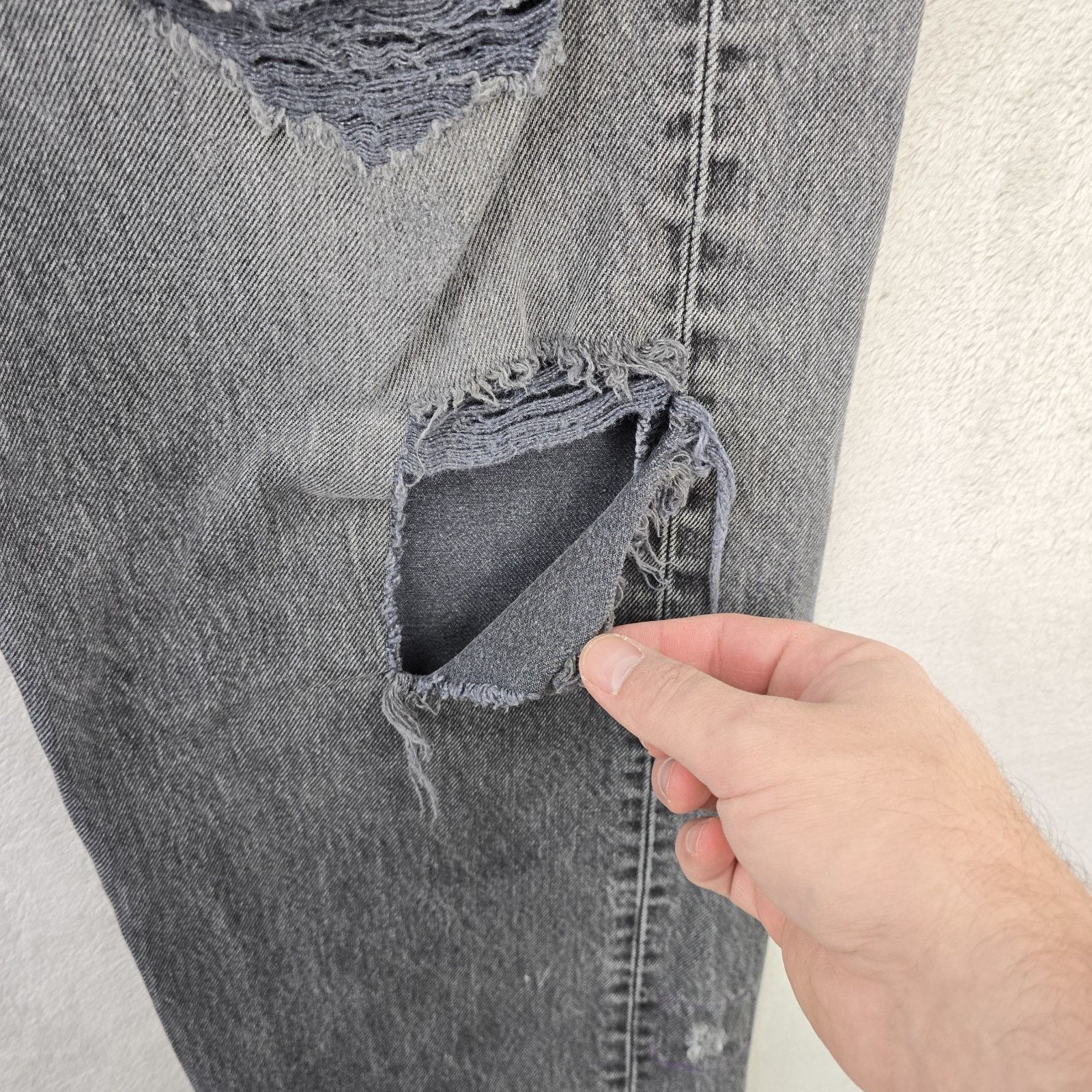 Levi's Vintage Levis 501 Jeans 42x30 Fits 39x28 Thrashed Distressed Size US 39 - 4 Thumbnail