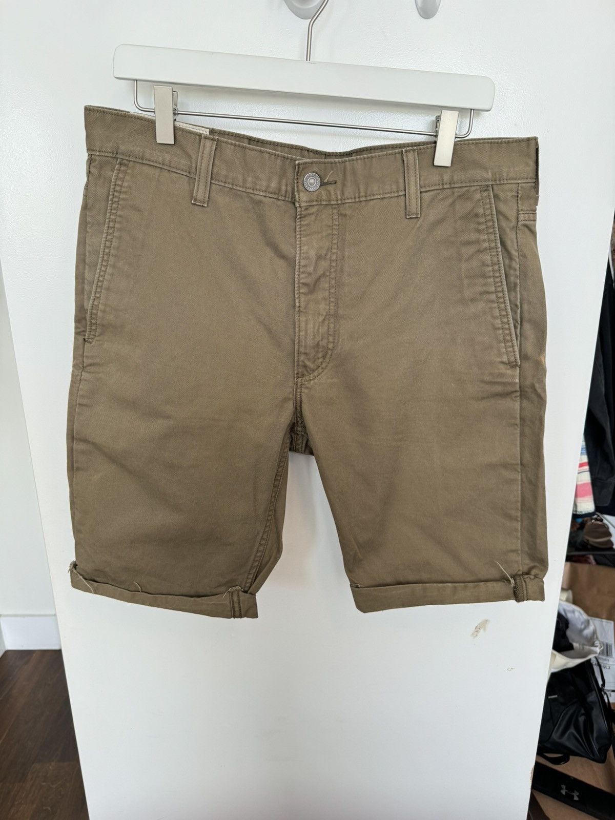 Levi's Levi’s Khaki Shorts Size US 33 - 1 Thumbnail
