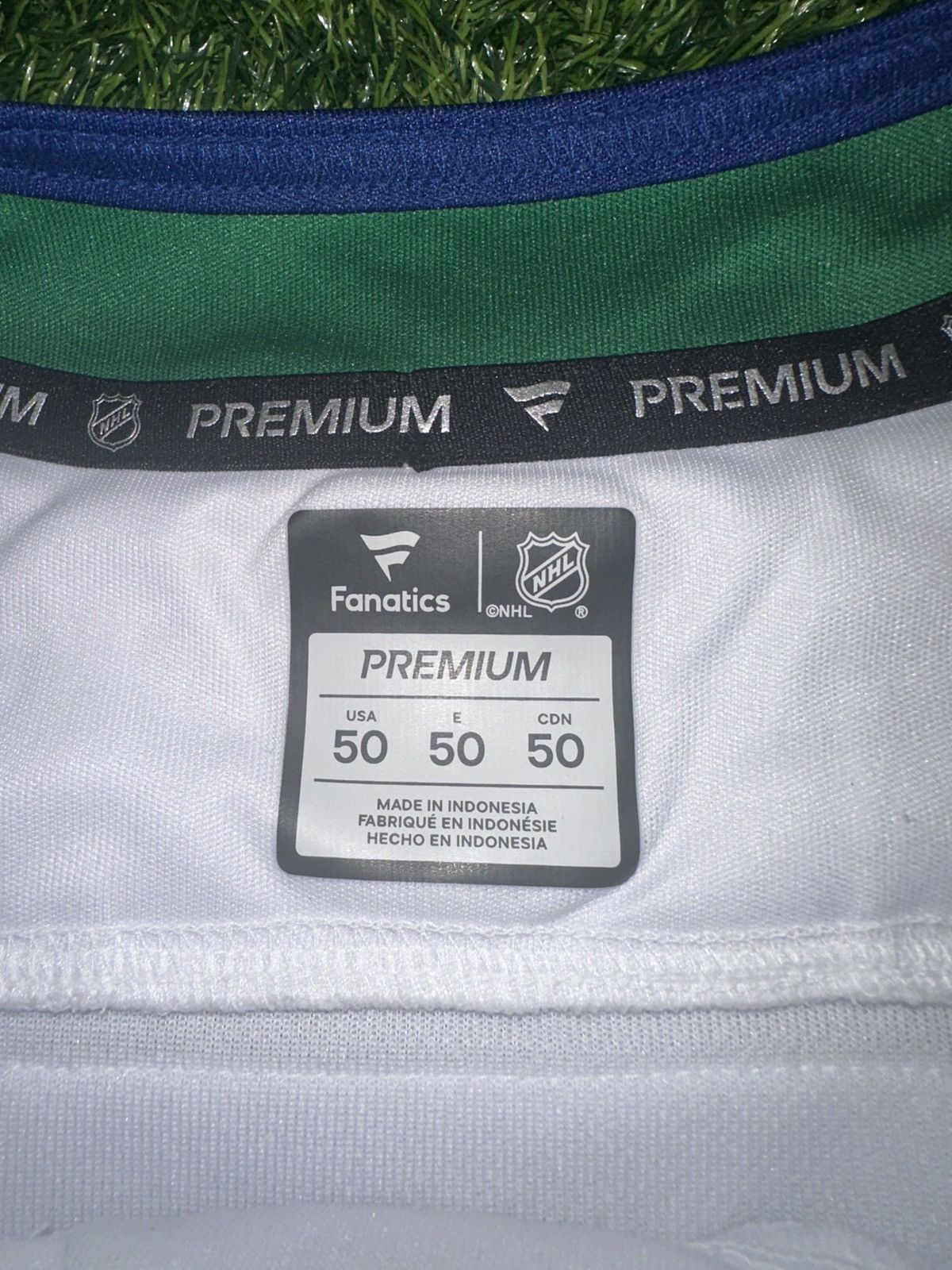 NHL Nhl vancouver canucks fanatics premium jersey size 50 Size US M / EU 48-50 / 2 - 6 Thumbnail