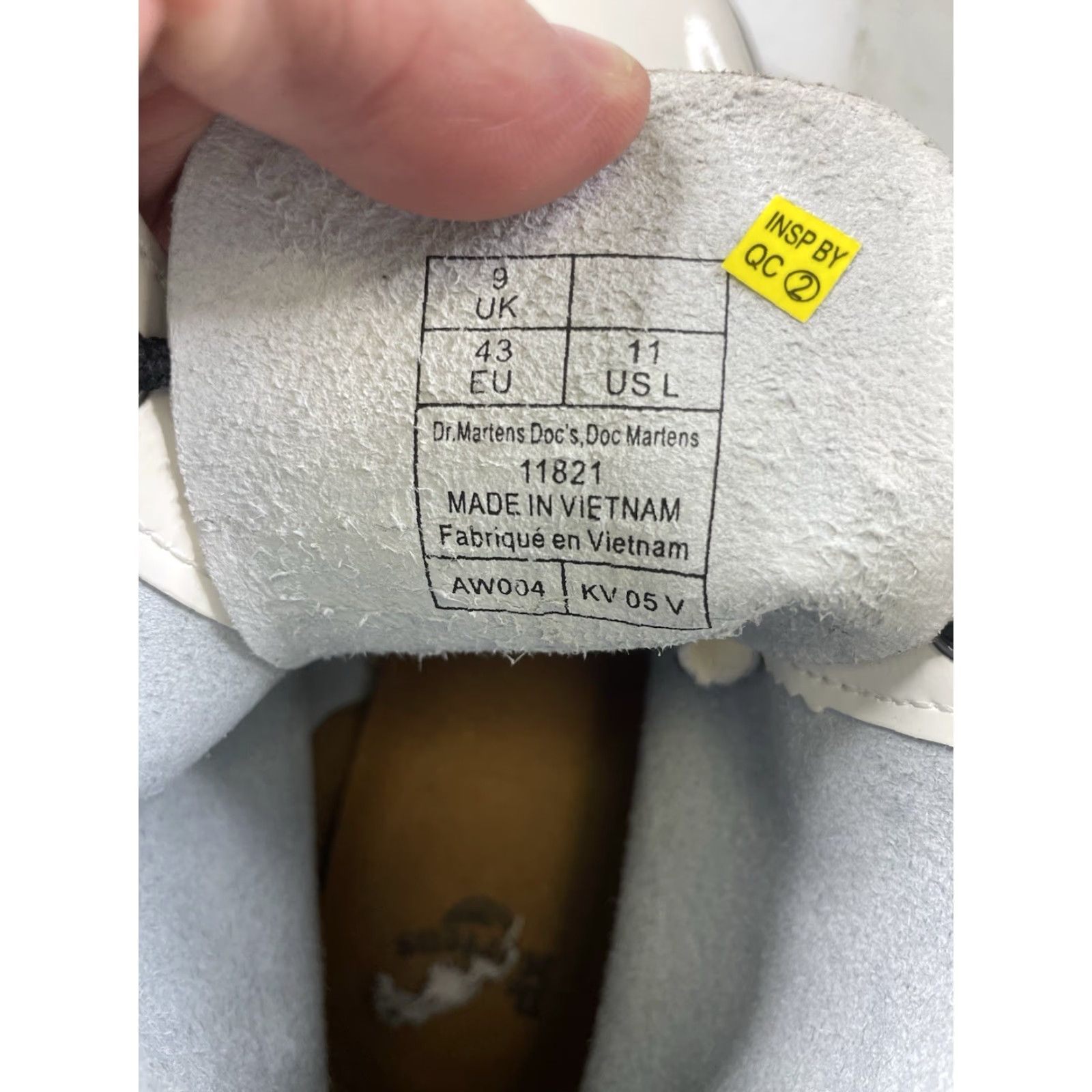 Dr. Martens Dr. Martens Boots White Air Wair Leather 11821 Womens US 11 EU 43 Ankle Combat Boot Size US 11 / IT 41 - 2 Thumbnail