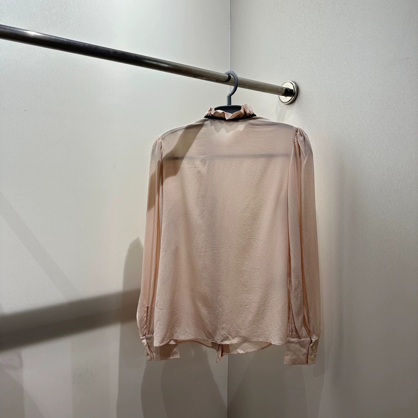 Miu Miu MIU MIU apr417 Mulberry Silk Side-Collar Shirt 36 Size XS / US 0-2 / IT 36-38 - 2 Thumbnail