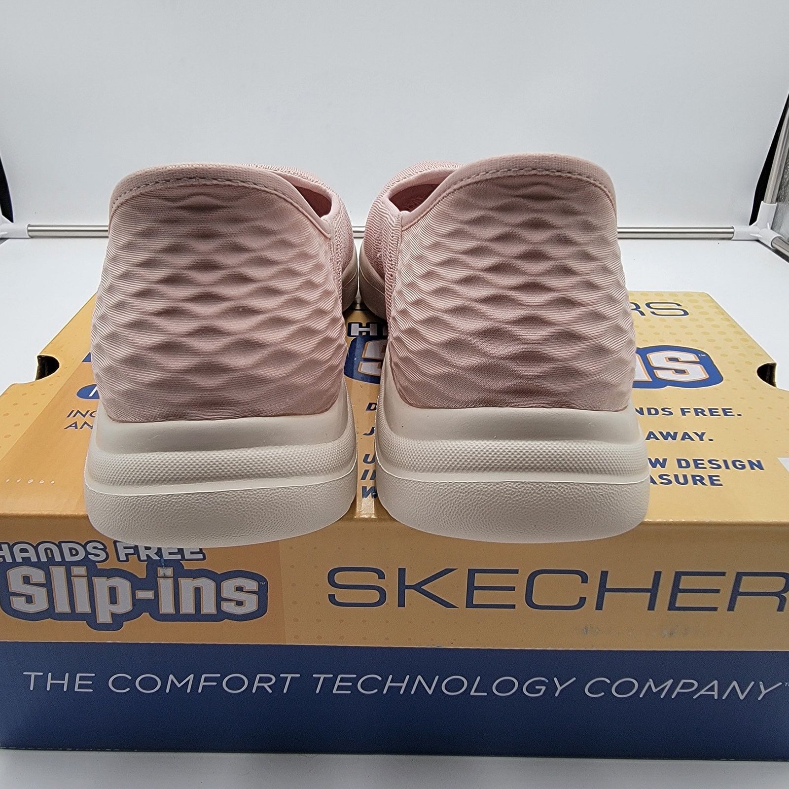 SKECHERS Skechers Wmns On the Go Flex Astonish Sz 7.5 Pink/Wht 136542 Size US 7.5 / IT 37.5 - 3 Thumbnail