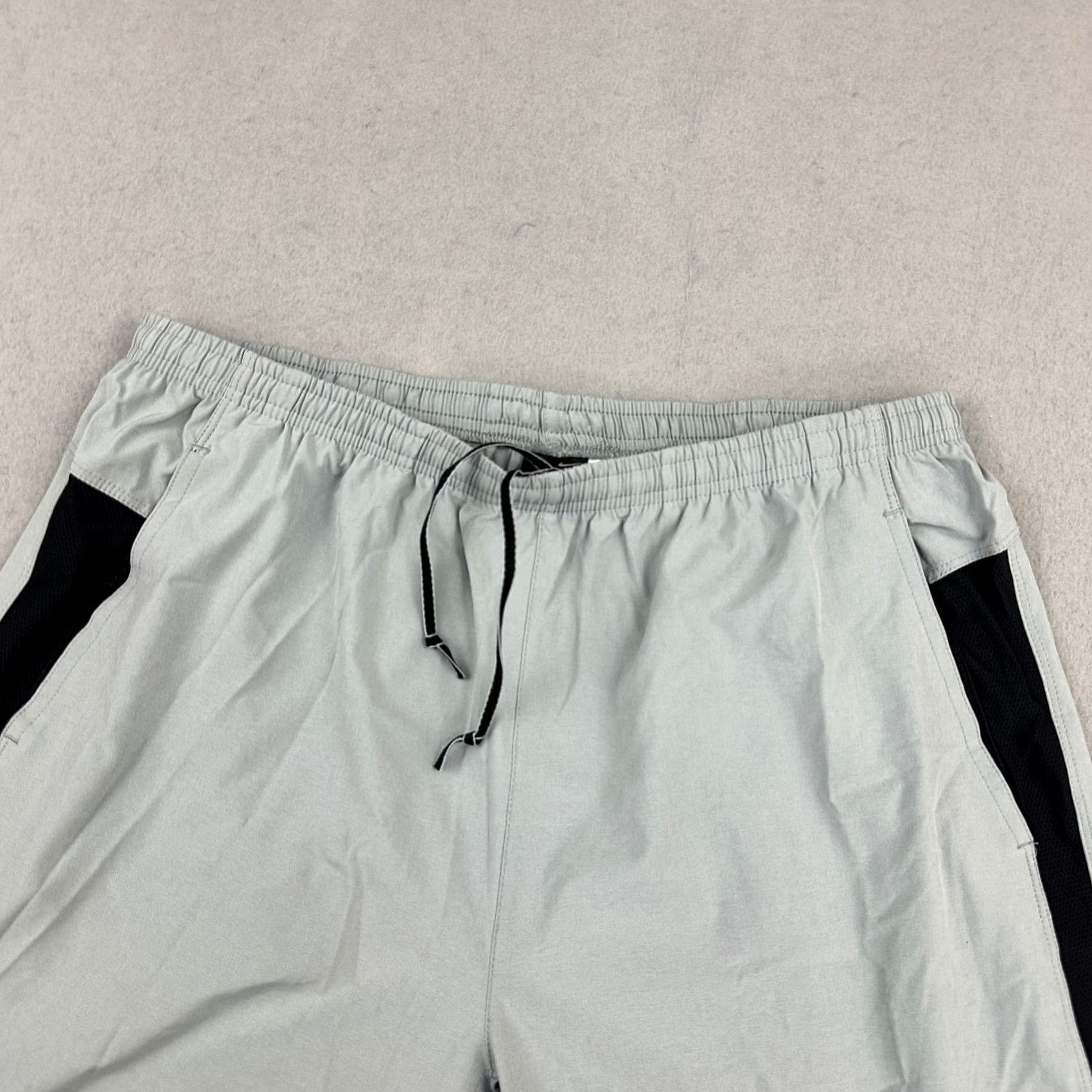 Nike VINTAGE Nike Shorts Men XXL Gray Solid Dri Fit Pocket Y2K Training Stretch Size US 39 - 2 Thumbnail