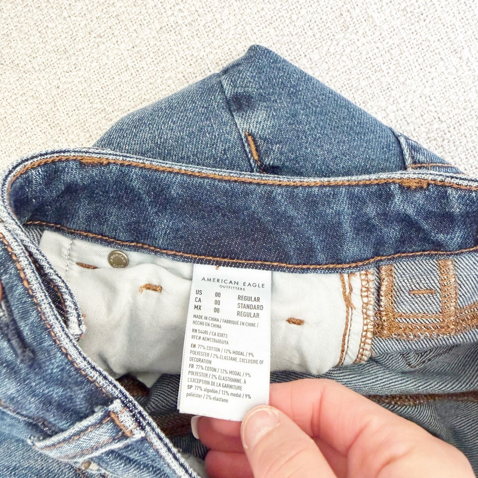 American Eagle Outfitters American Eagle Distressed Mom Jeans Sz 00 Size 24" / US 00 / IT 34 - 6 Thumbnail