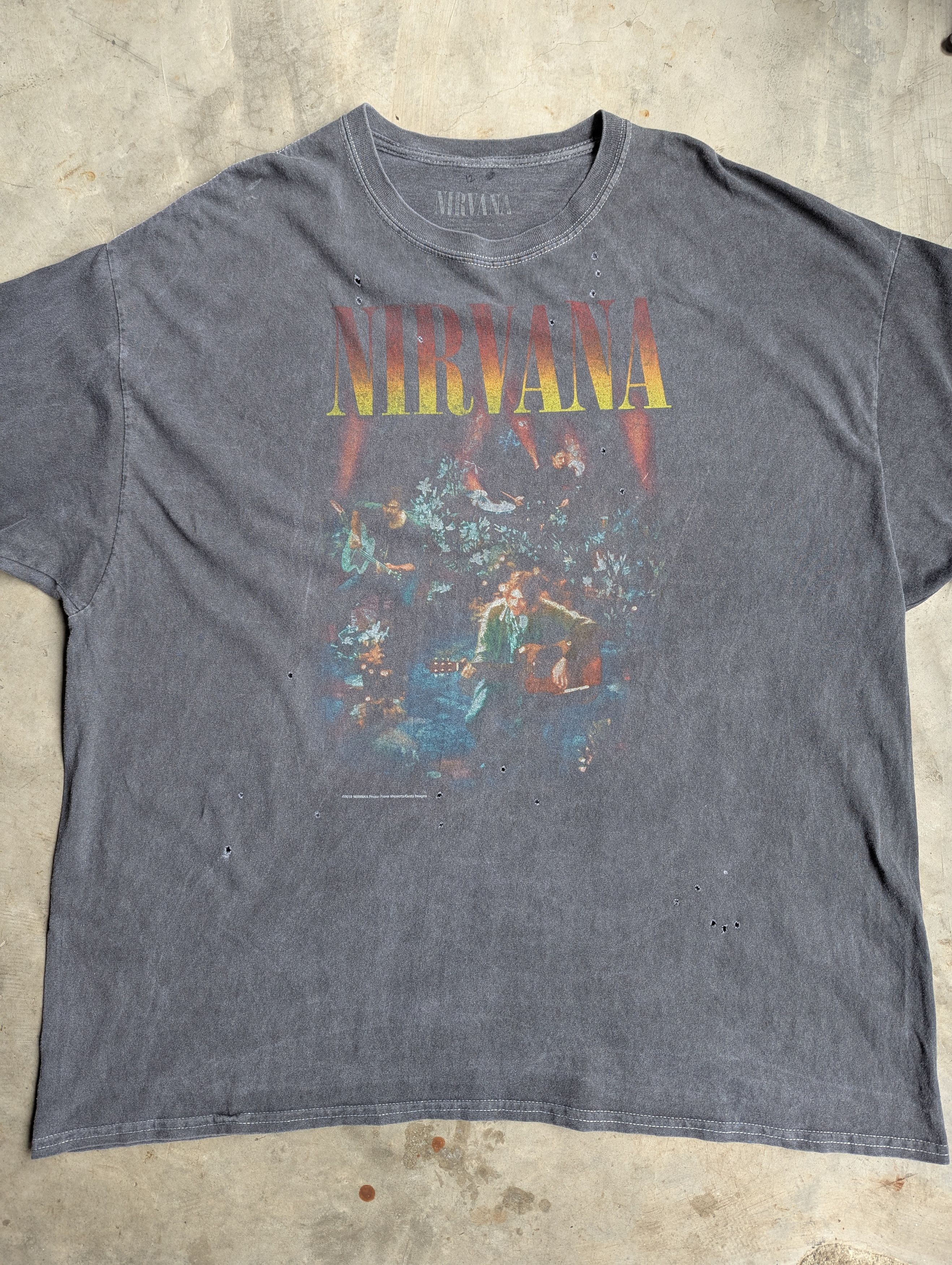 Band Tees Distressed Thrashed Nirvana MTV Unplugged Tshirt Size US XXL / EU 58 / 5 - 2 Thumbnail