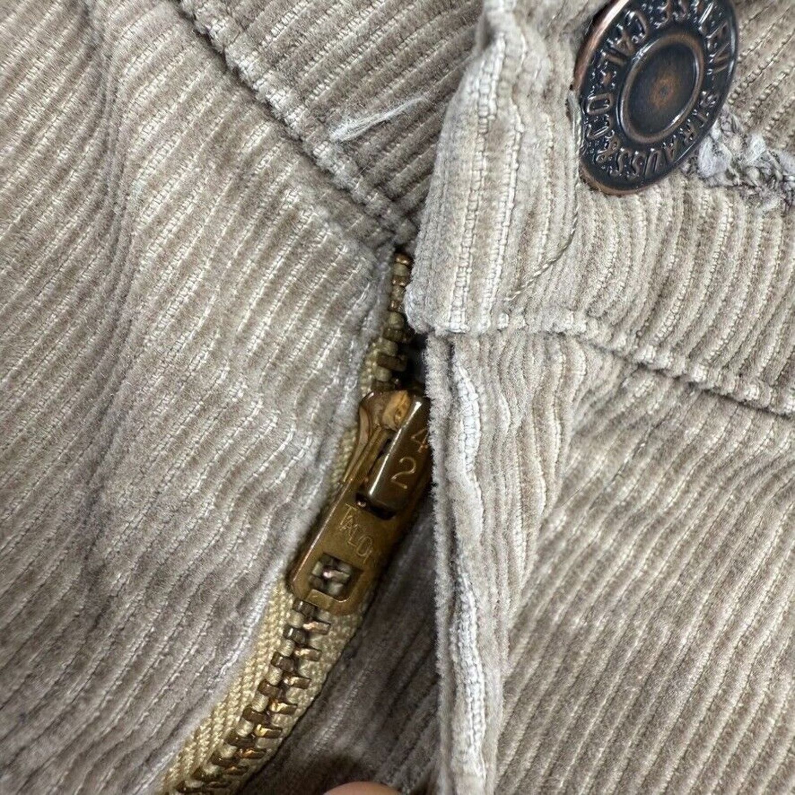 Levi's × Vintage Vintage Levi's pants Men's Fits 30x33 Brown Corduroy Chino Size US 30 / EU 46 - 10 Thumbnail