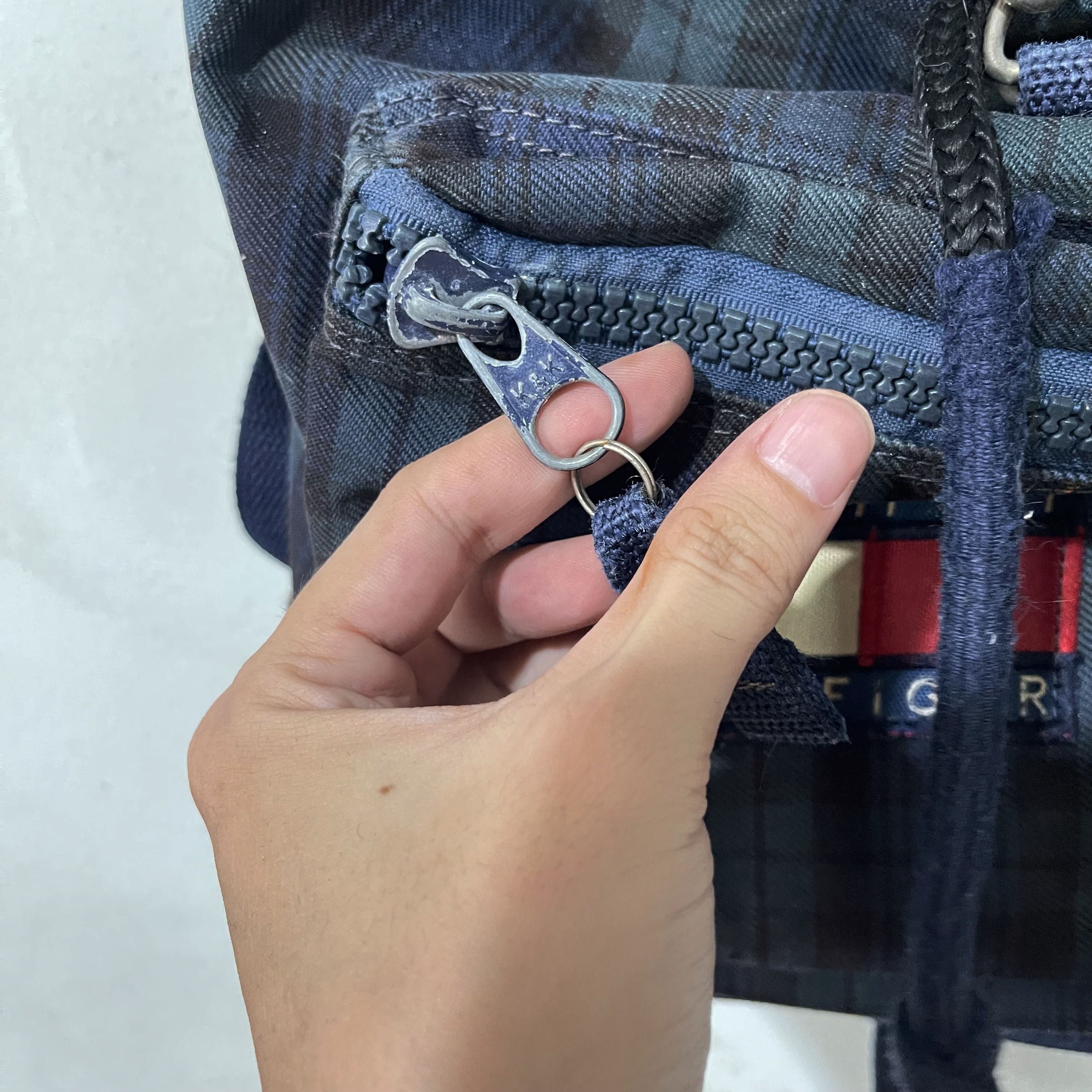Tommy Hilfiger Vintage 90s Tommy Hilfiger Plaid Backpack Size ONE SIZE - 5 Thumbnail