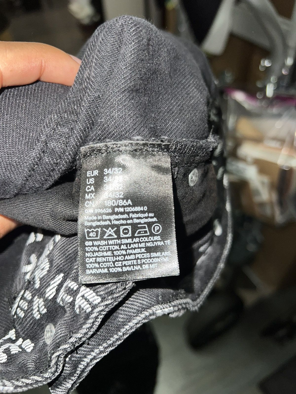 Who Decides War JEAN MICHEL BASQUIAT H&M x WHO DECCIDES WAR Size US 34 / EU 50 - 6 Thumbnail