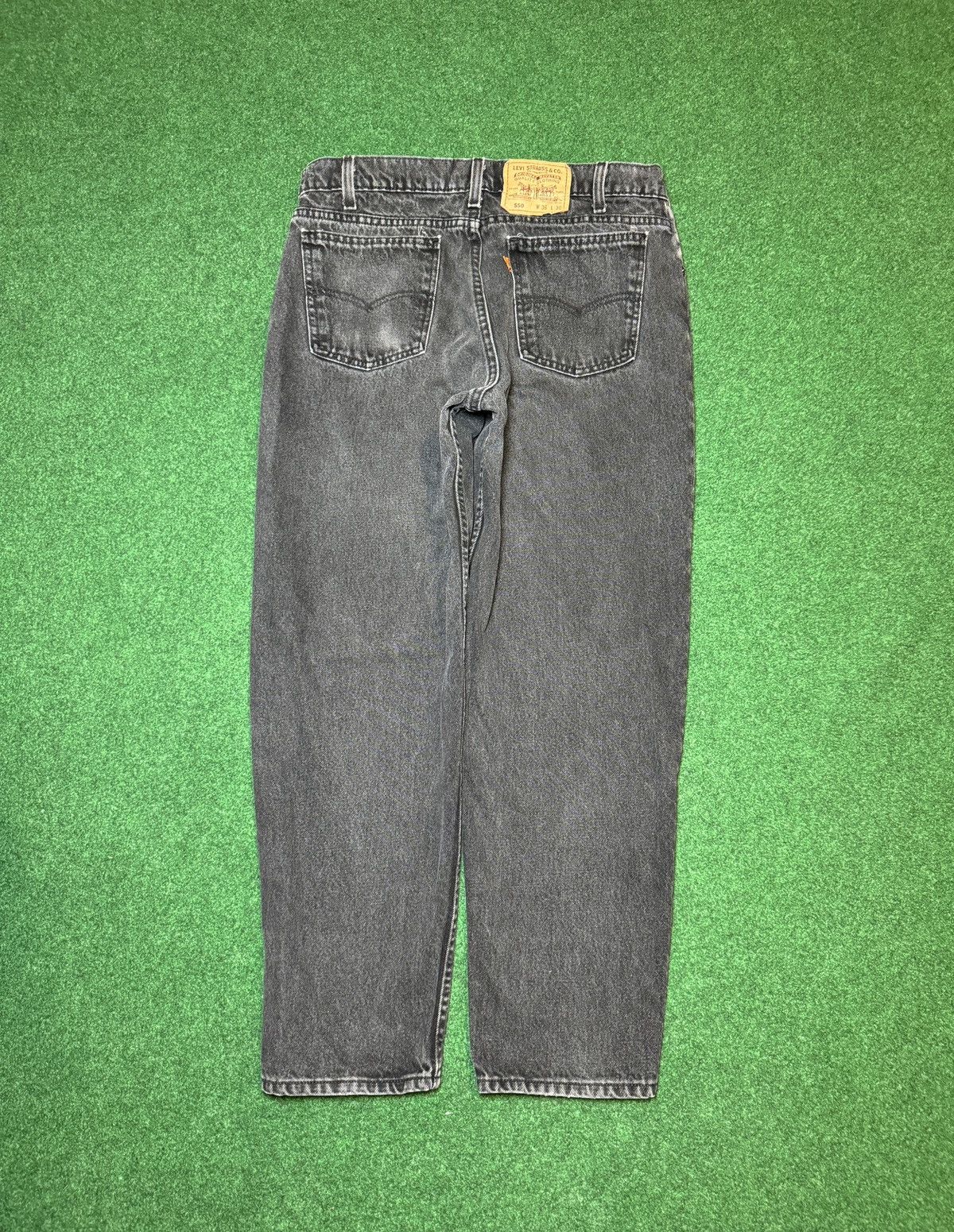 Levi's Vintage Clothing × Vintage Vintage 90s Levi’s 550 Orange Tab Relaxed Dark Wash Jeans Size US 36 / EU 52 - 1 Thumbnail