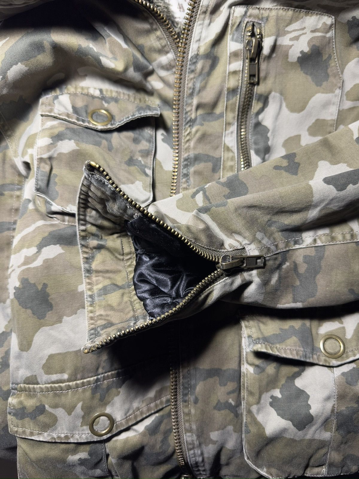 Japanese Brand × Other × Vintage Burden camo fur coat Size US L / EU 52-54 / 3 - 4 Thumbnail
