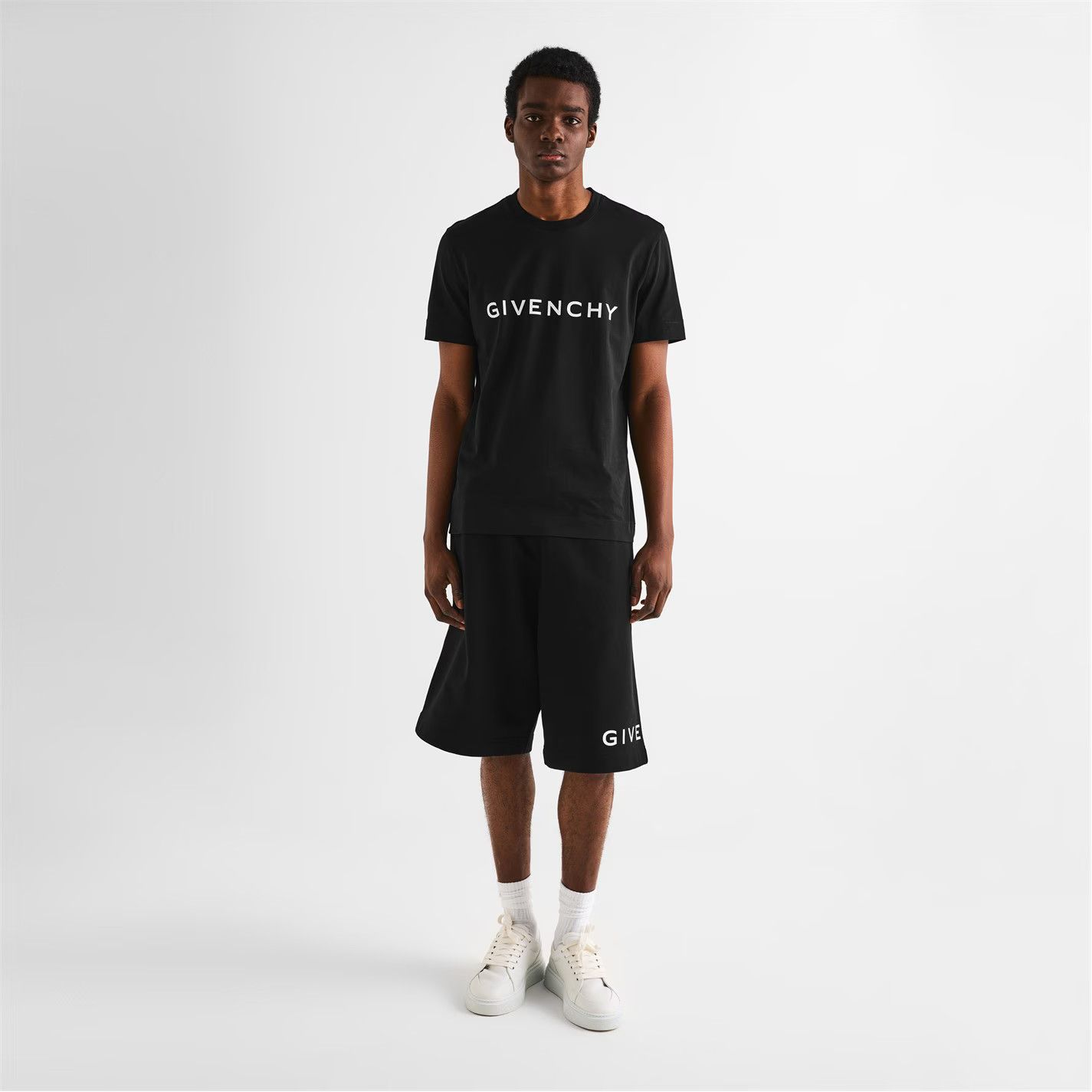 Givenchy o1g2r1mq0426 Slim Fit T-Shirt in Black Size US L / EU 52-54 / 3 - 5 Thumbnail