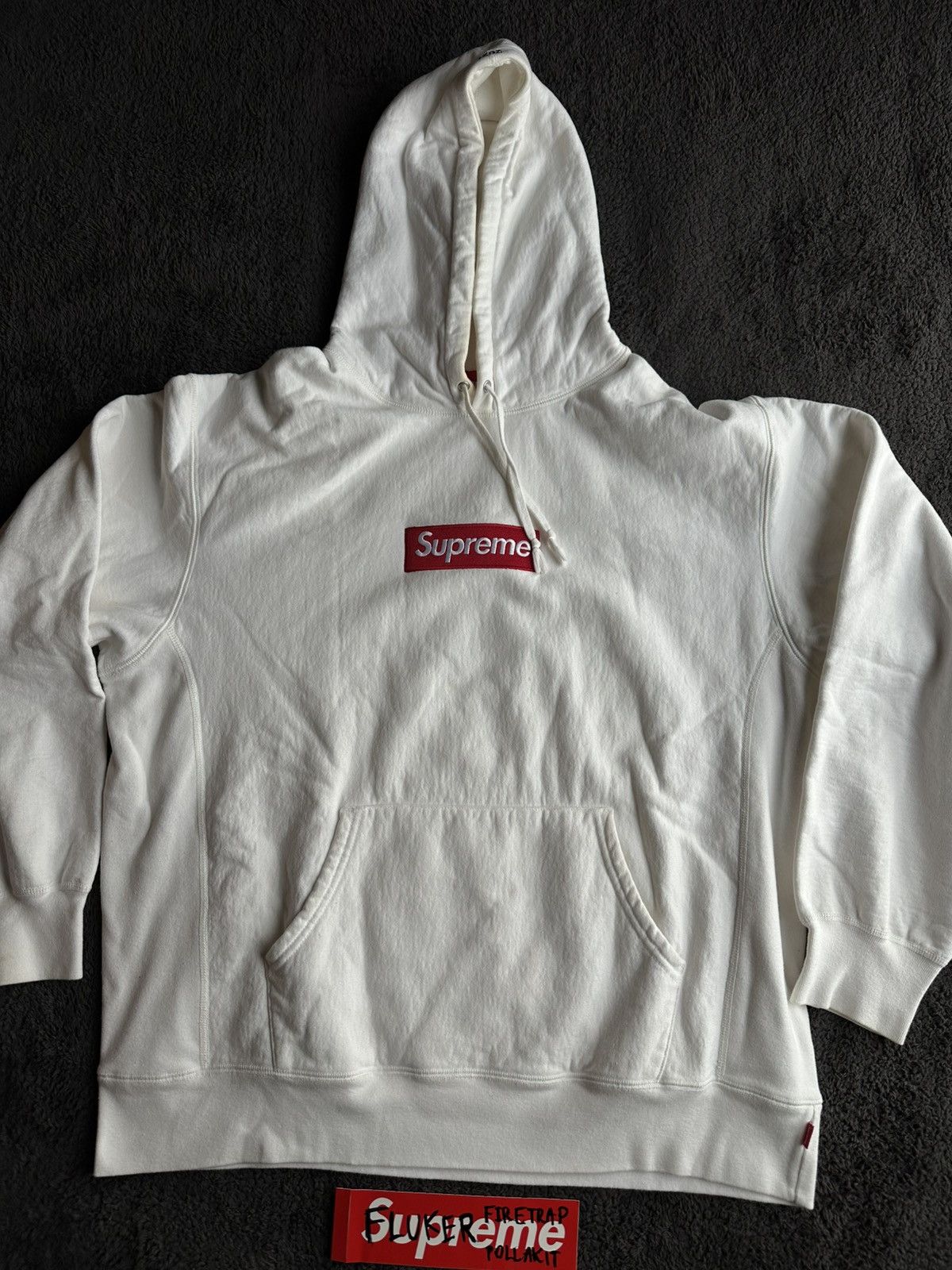 Supreme Supreme WHITE BOGO XL 2021 hoodie Used 7/10 size XL Size US XL / EU 56 / 4 - 3 Thumbnail