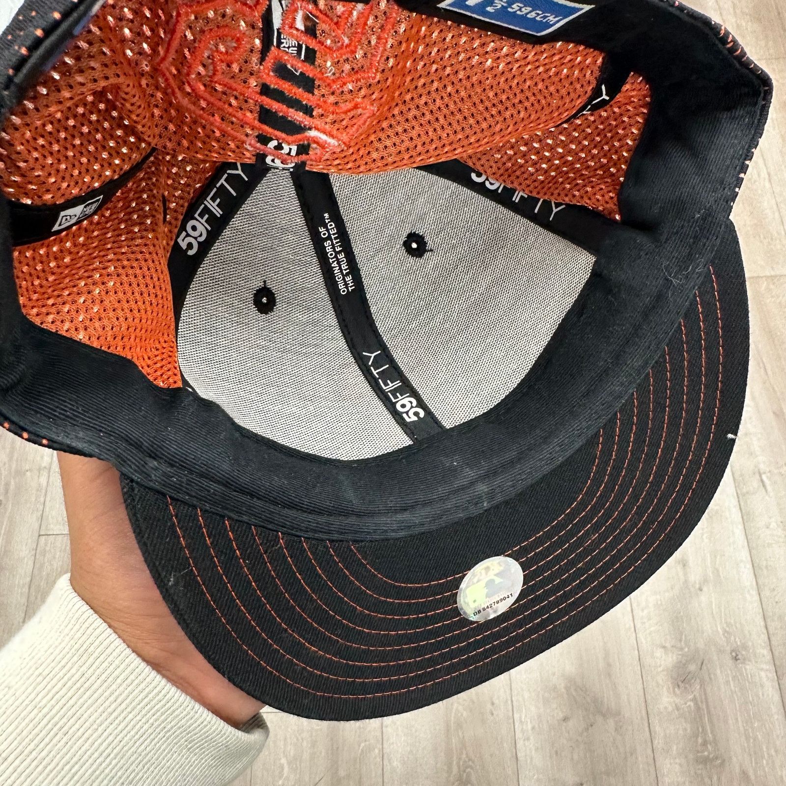 New Era San Francisco SF Giants CONTRAST BP-MESH Fitted Hat sz 7 1/2 Size ONE SIZE - 5 Thumbnail