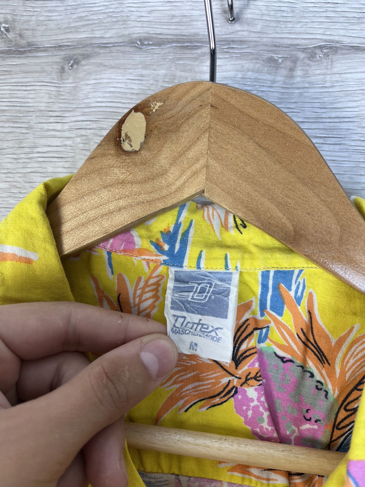 Vintage Vintage Mens Hawaiian Button Down Shirt size M Size US M / EU 48-50 / 2 - 6 Thumbnail