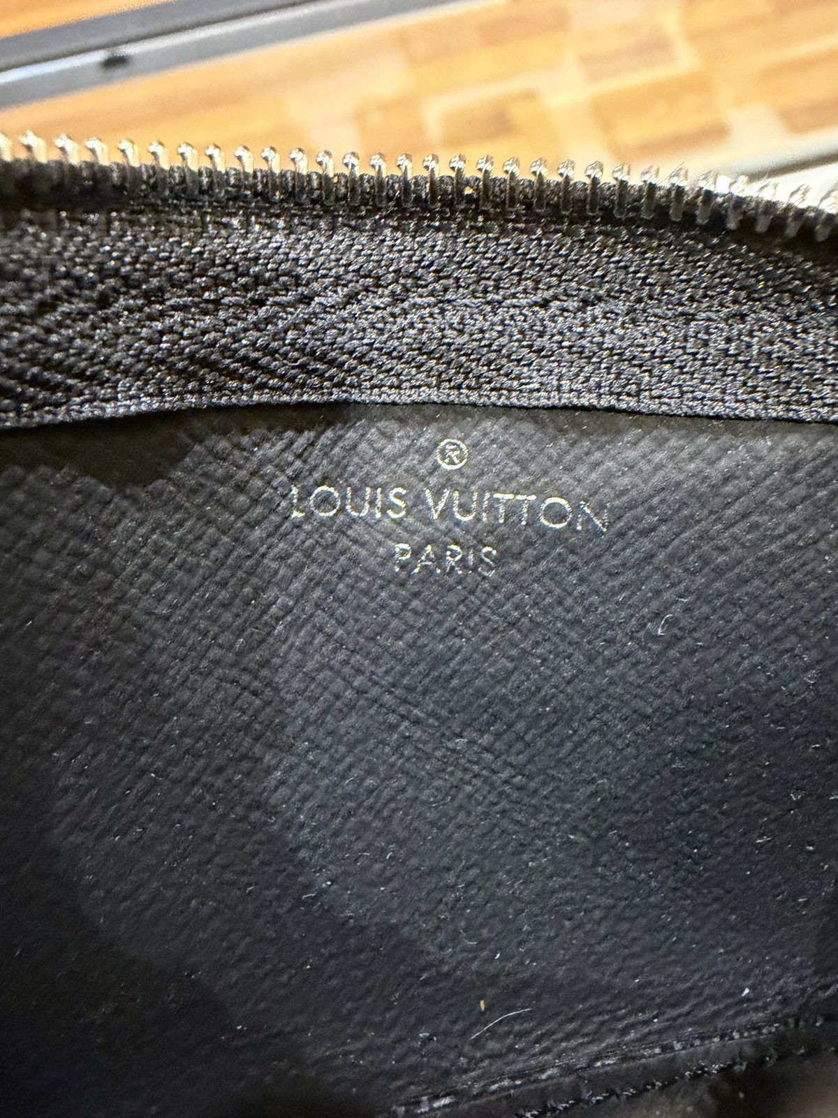 Louis Vuitton Louis Vuitton Graphite Damier Canvas Key Pouch w/ D-Ring Size ONE SIZE - 4 Thumbnail