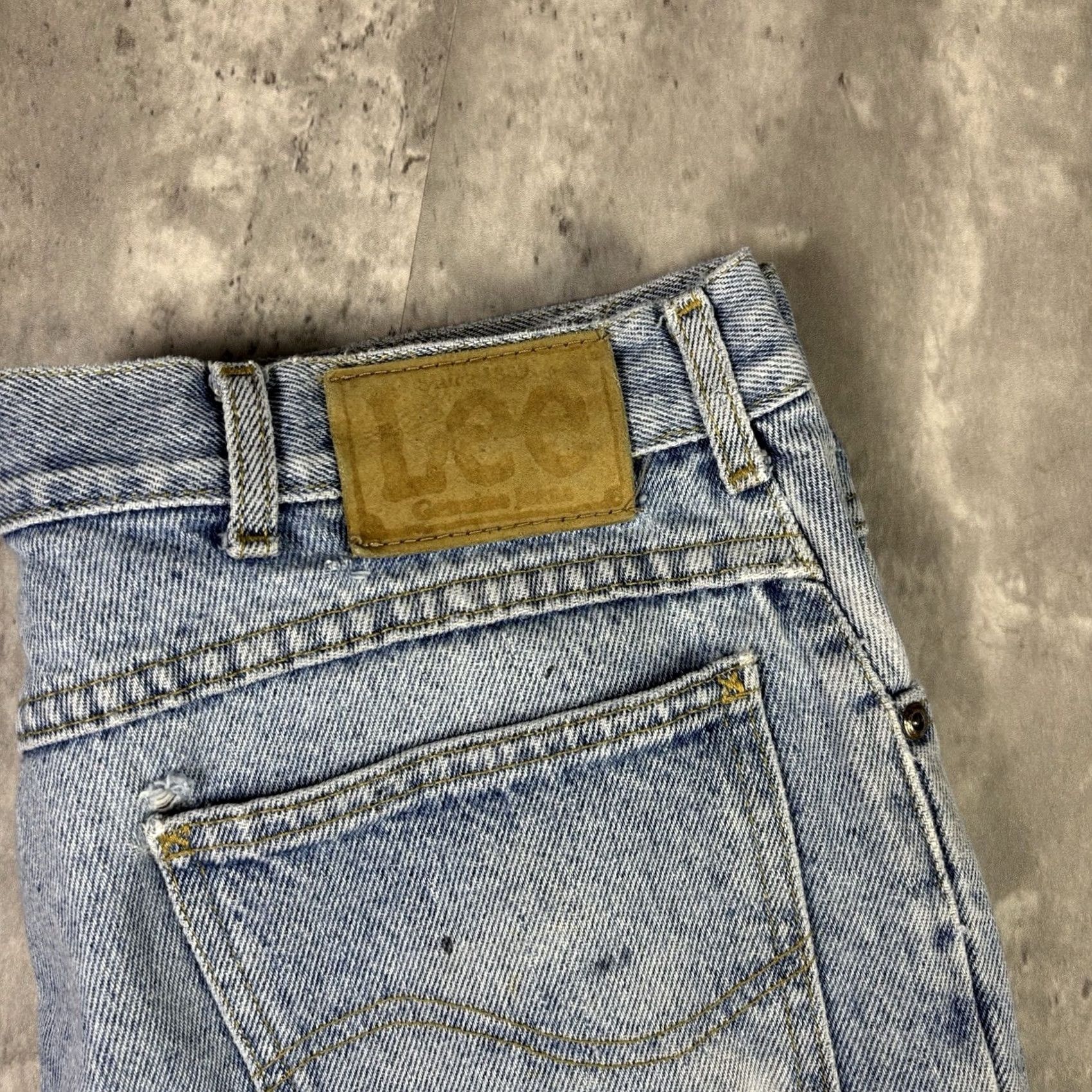 Lee VINTAGE 90s Lee Blue Light Wash Jeans Straight Relaxed Fit Mens 36x30 Size US 36 / EU 52 - 4 Thumbnail