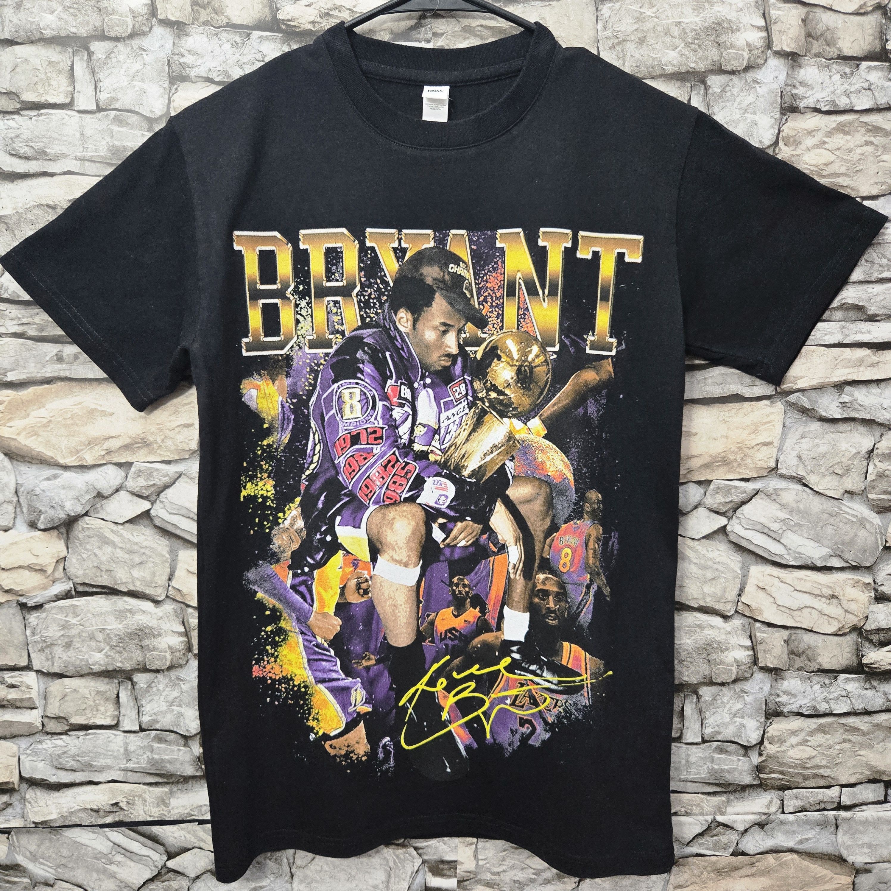 Other Kobe Bryant championship trophy t-shirt Small Size S / US 4 / IT 40 - 1 Thumbnail