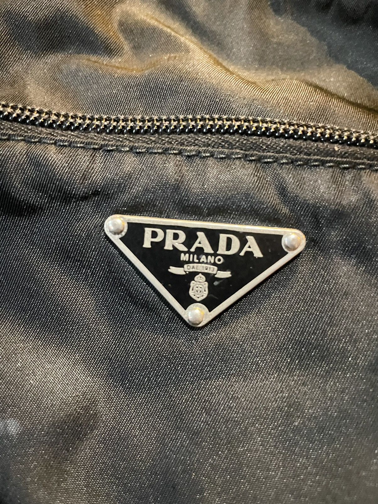Prada × Vintage Authentic Luxury Vintage Prada Nylon Sling Bag Size ONE SIZE - 5 Thumbnail