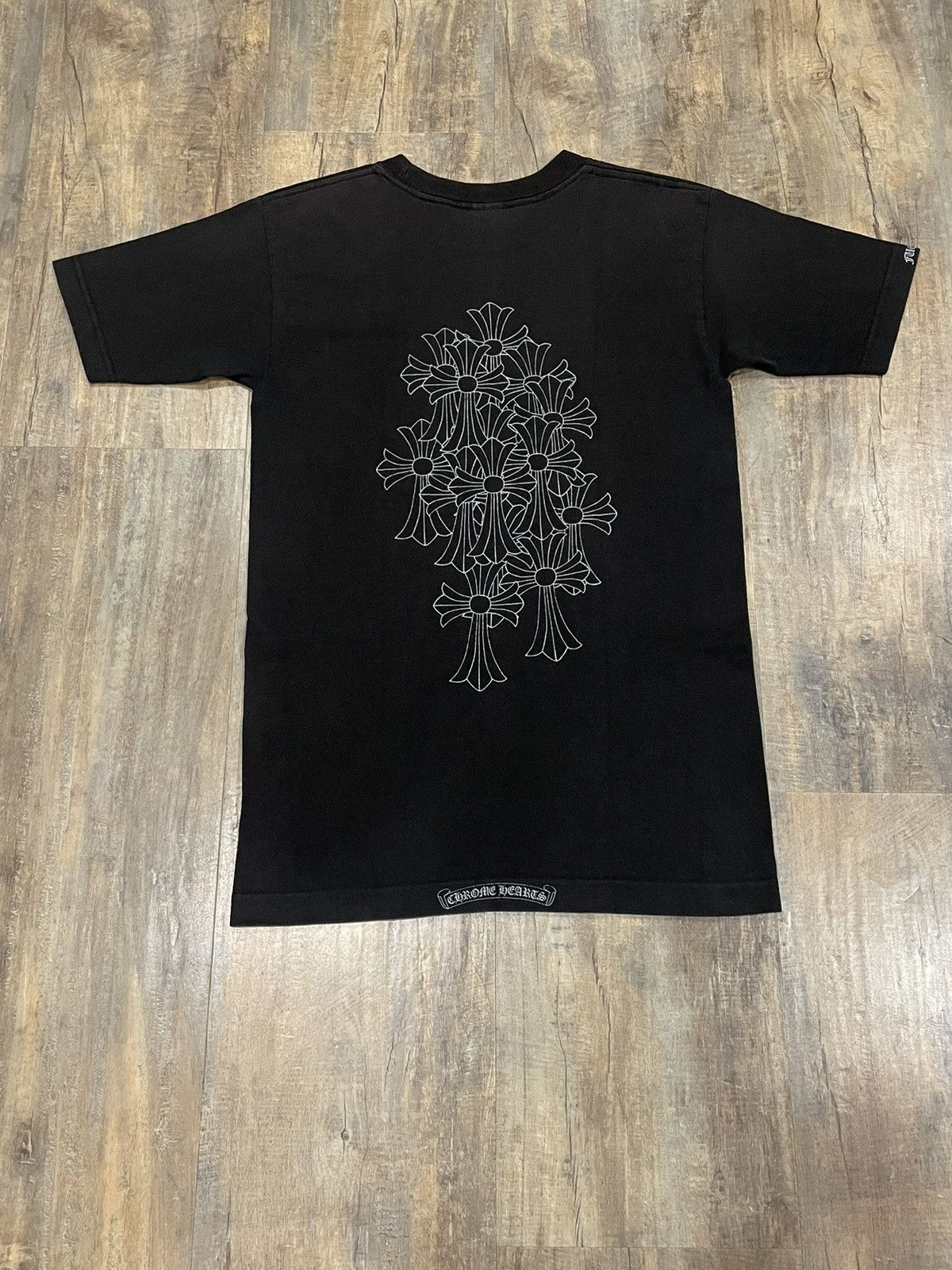 Black online Chrome Hearts Cemetery Cross Horseshoe Logo Pocket T-Shirt