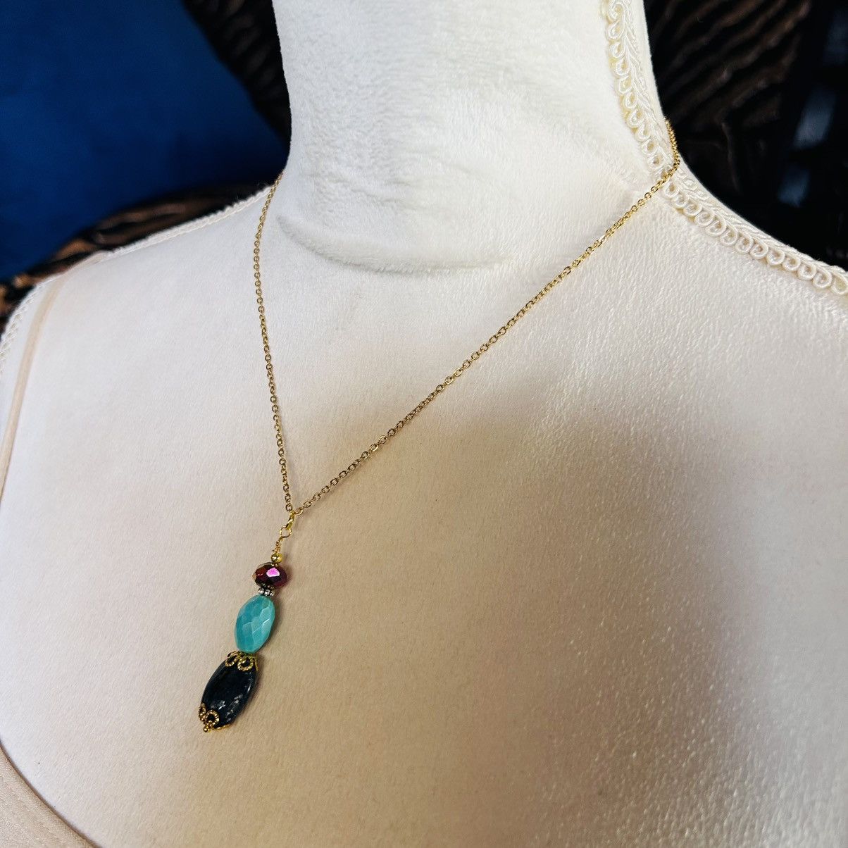 Handmade Handcrafted genuine sodalite crystal drop pendant necklace Size ONE SIZE - 4 Thumbnail