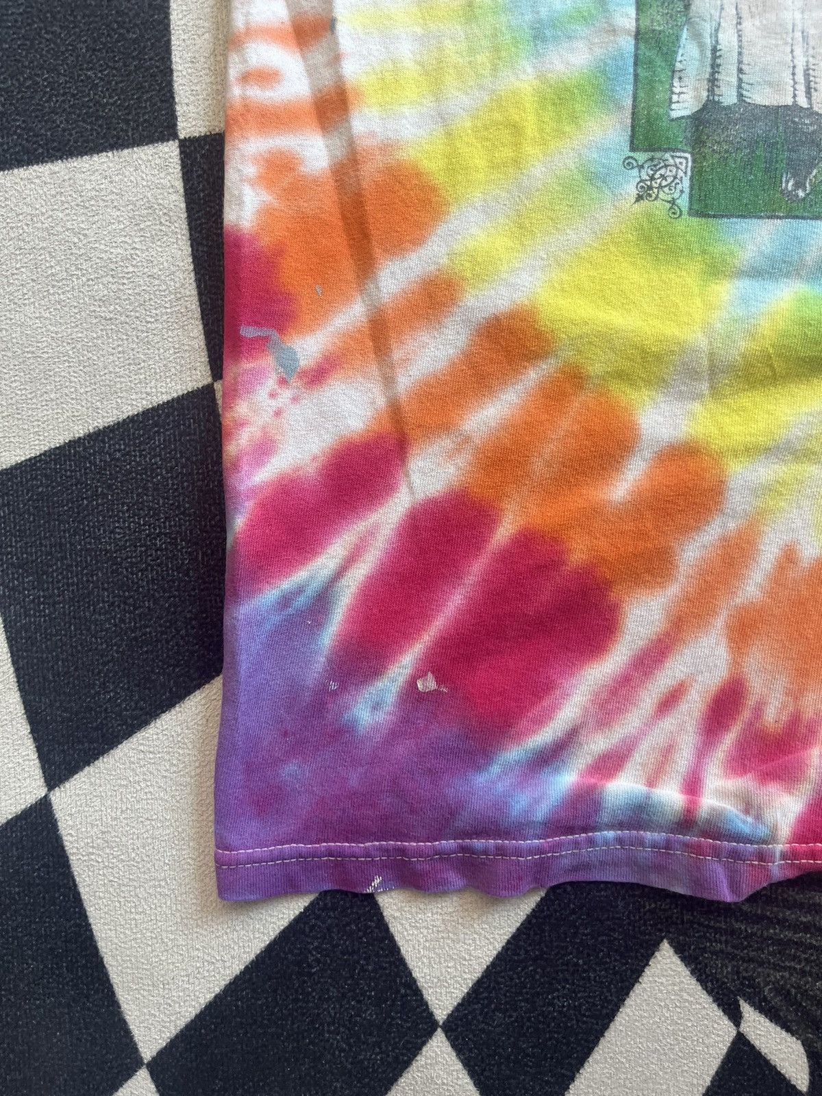 Arts & Science Vintage Alice In Wonderland 1997’s tie dye Very worn Tshirt Size US XL / EU 56 / 4 - 13 Thumbnail