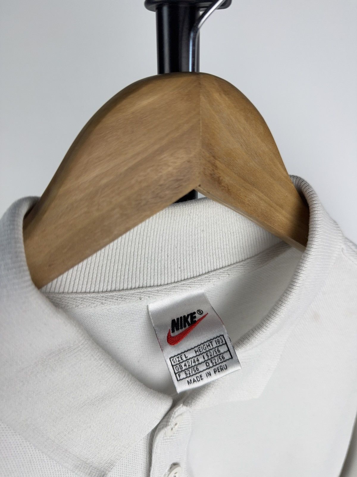 Nike × Vintage Vintage 90s Nike White Polo Shirt Swoosh Logo Made in Peru Size US L / EU 52-54 / 3 - 10 Thumbnail