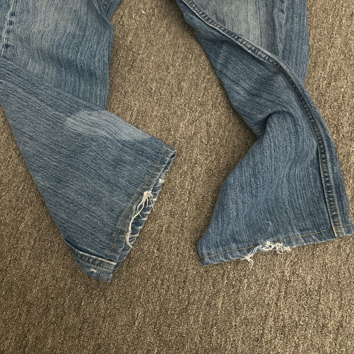 Levi's Vintage Clothing 505 vintage levi’s distressed jeans 34” Size US 34 / EU 50 - 2 Thumbnail