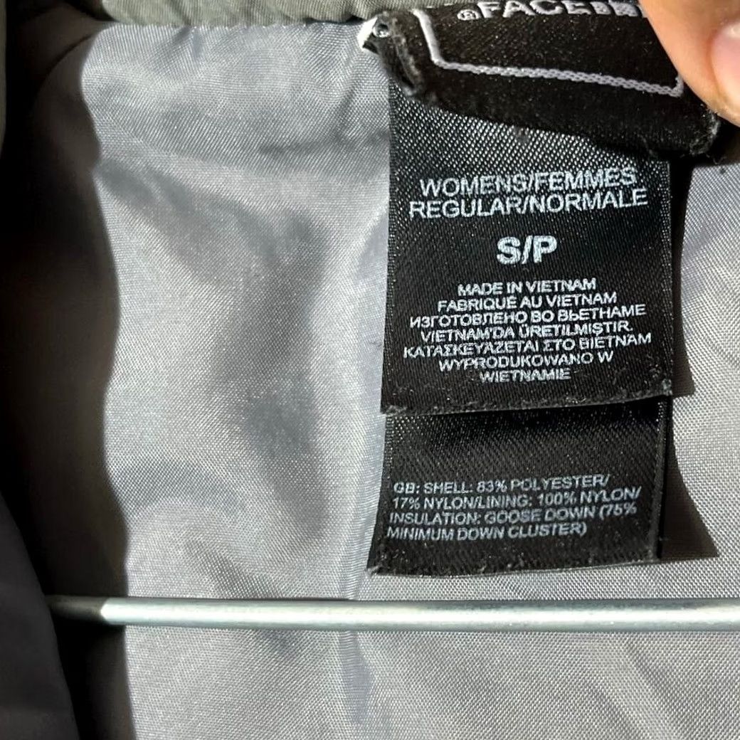 The North Face The North Face Quilted Puffer Jacket S Gray Womens Coat Size S / US 4 / IT 40 - 3 Thumbnail