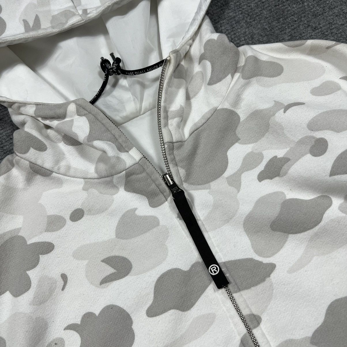Bape × Nigo Rare Og bape nigo 1st white camo reversible jacket Size US L / EU 52-54 / 3 - 5 Thumbnail
