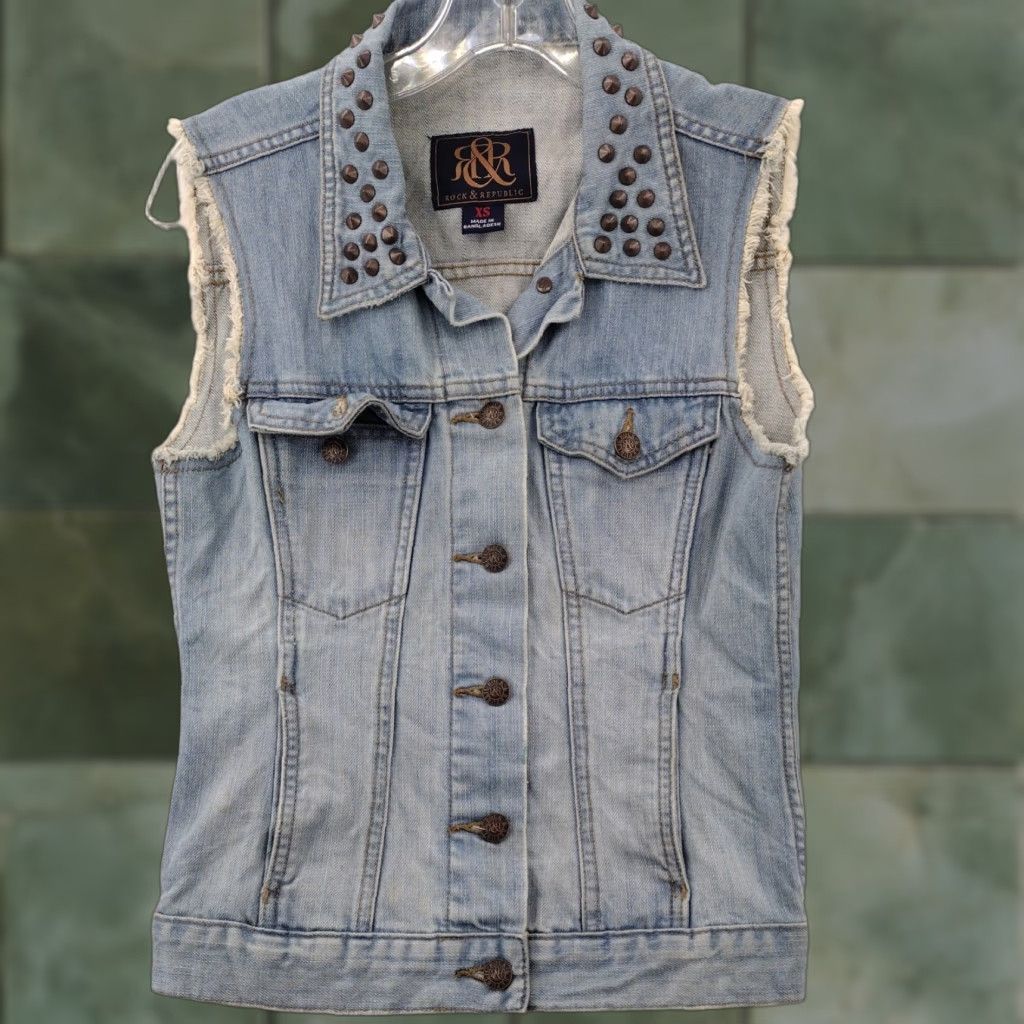 Vintage VINTAGE Rock & Republic Vest Women's XS Studded Collar Denim Blue Grunge Rockabilly Size XS / US 0-2 / IT 36-38 - 1 Thumbnail