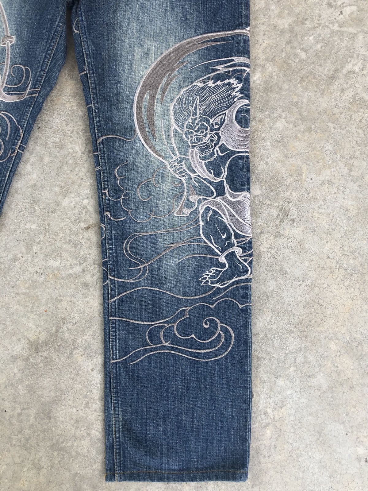 Karakuri Tamashii Karakuri Tamashii Embroidered Jeans Distressed Jeans Size US 30 / EU 46 - 7 Thumbnail