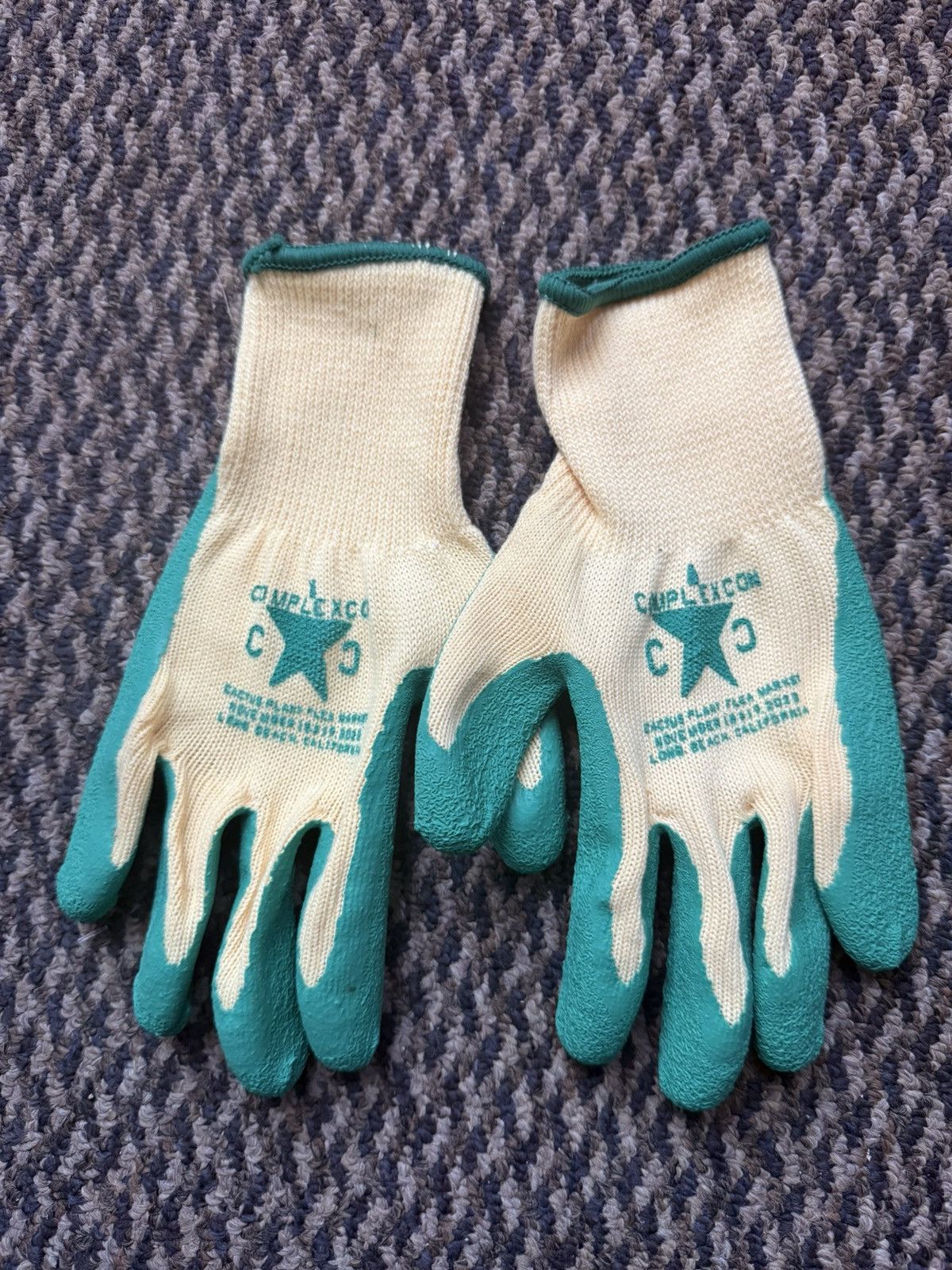 Cactus Plant Flea Market × Complex CPFM ComplexCon VIP Exclusive Gardening Gloves Size ONE SIZE - 1 Thumbnail