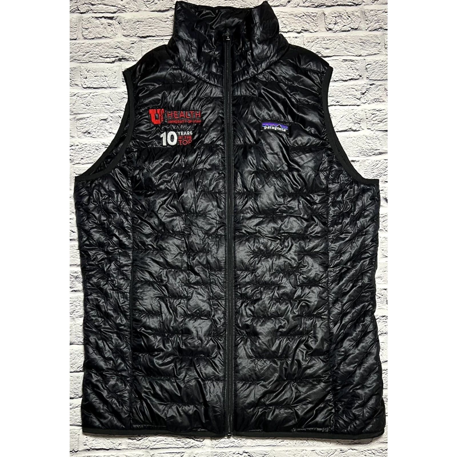 Patagonia VINTAGE? Wait, it's Patagonia Nano Puff Vest - Women's Large 84090 Black Logo Quilted Nylon Outer Shell 21” armpit to armpit 27” length Size L / US 10 / IT 46 - 2 Thumbnail
