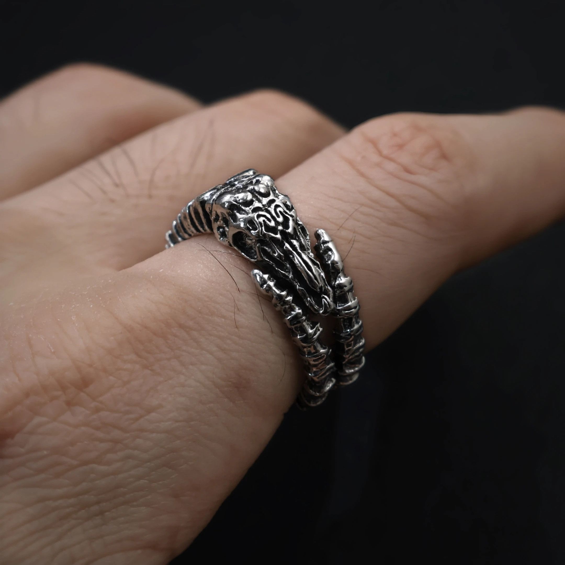 Vintage Retro Skull Horn Ring Size ONE SIZE - 2 Thumbnail
