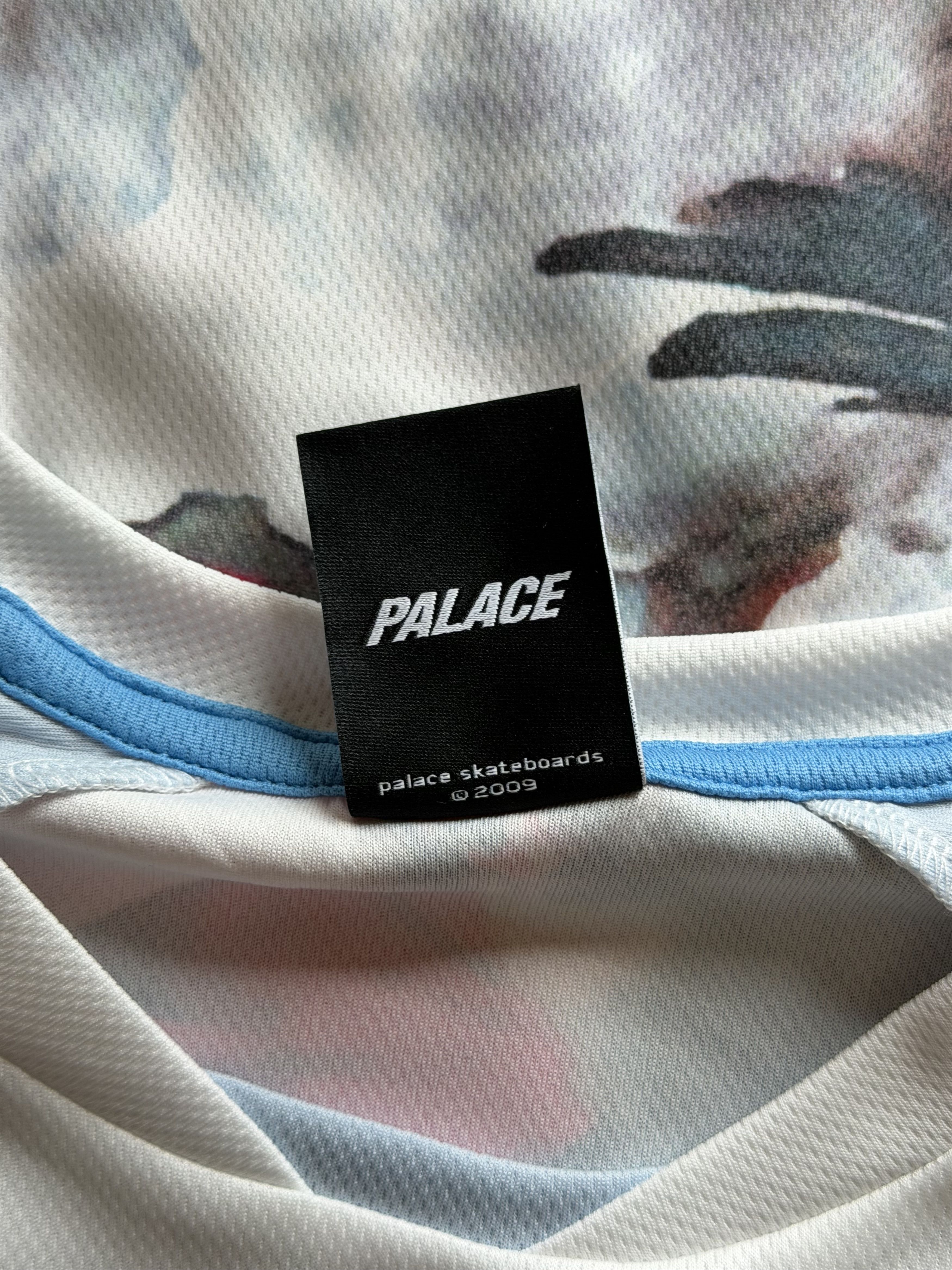 Palace Palace Titan Jersey in White Size US L / EU 52-54 / 3 - 8 Thumbnail