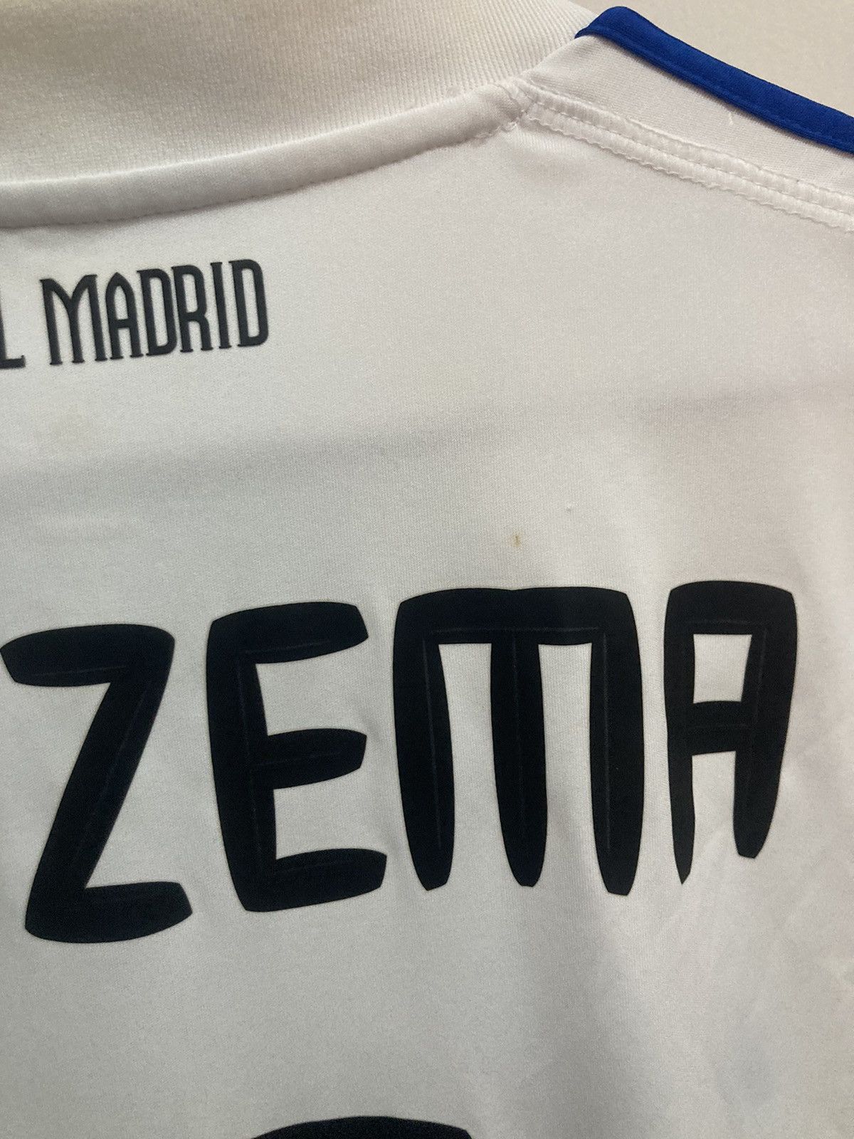 Adidas Real Madrid Benzema Jersey 2010/11 Large Size US L / EU 52-54 / 3 - 6 Thumbnail