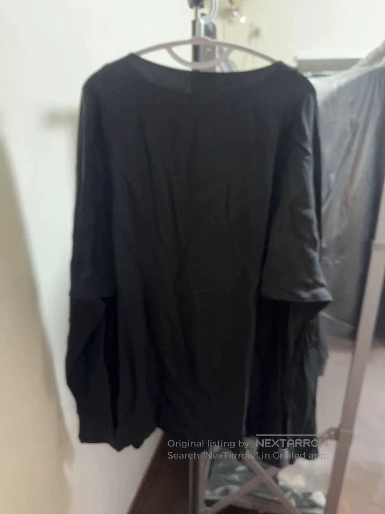 Valentino Valentino Women's Black Crew Neck T-shirt. Size US M / EU 48-50 / 2 - 1 Thumbnail