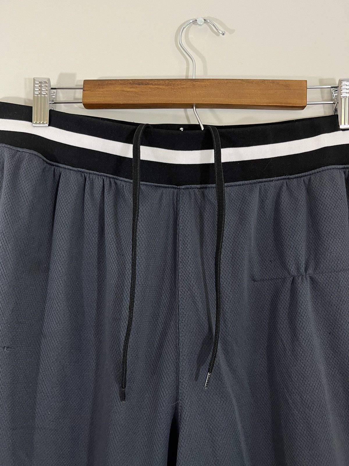Vintage Vintage AND1 Distressed Y2K Basketball Shorts Size XL Size US 36 / EU 52 - 2 Thumbnail