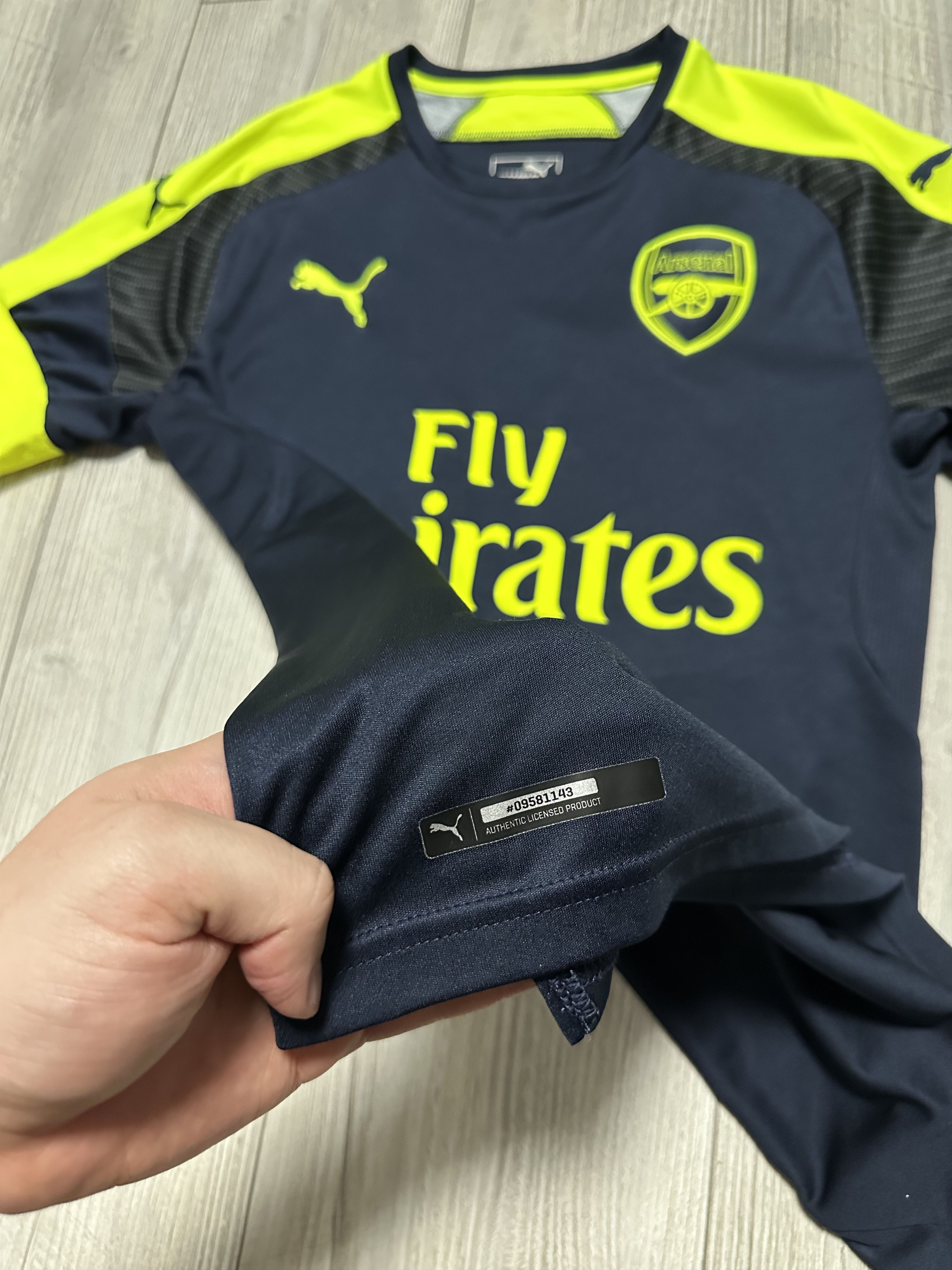 Puma Puma Arsenal 2016 2017 Third Football Shirt Soccer Jersey Size US S / EU 44-46 / 1 - 3 Thumbnail